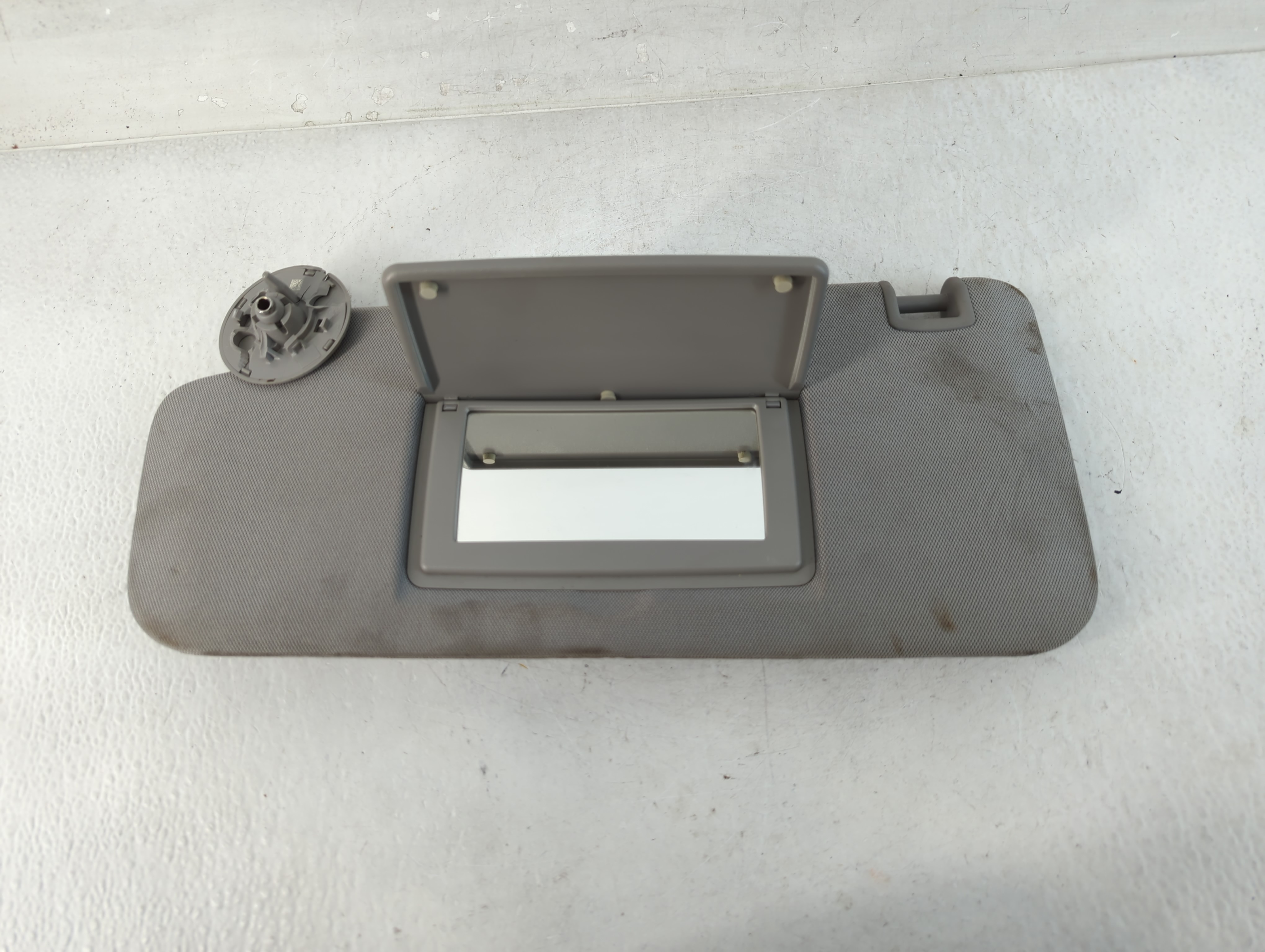 2017-2020 Chevrolet Trax Driver Sun Visor Mirror Left Sunvisor Grey 832505 - Oemusedautoparts1.com