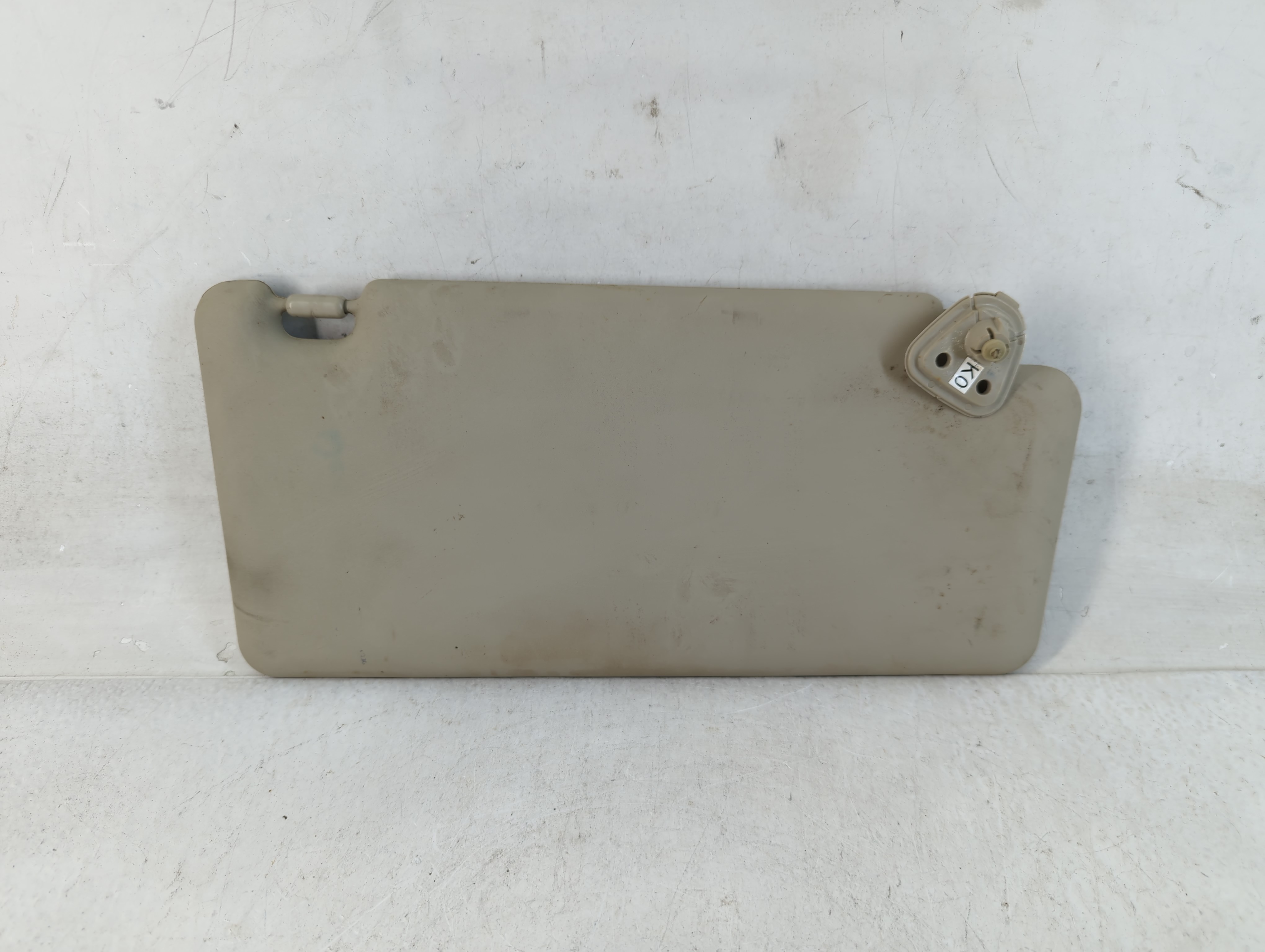 2008-2015 Nissan Rogue Passenger Sun Visor Mirror Right Sunvisor Grey 832515 - Oemusedautoparts1.com