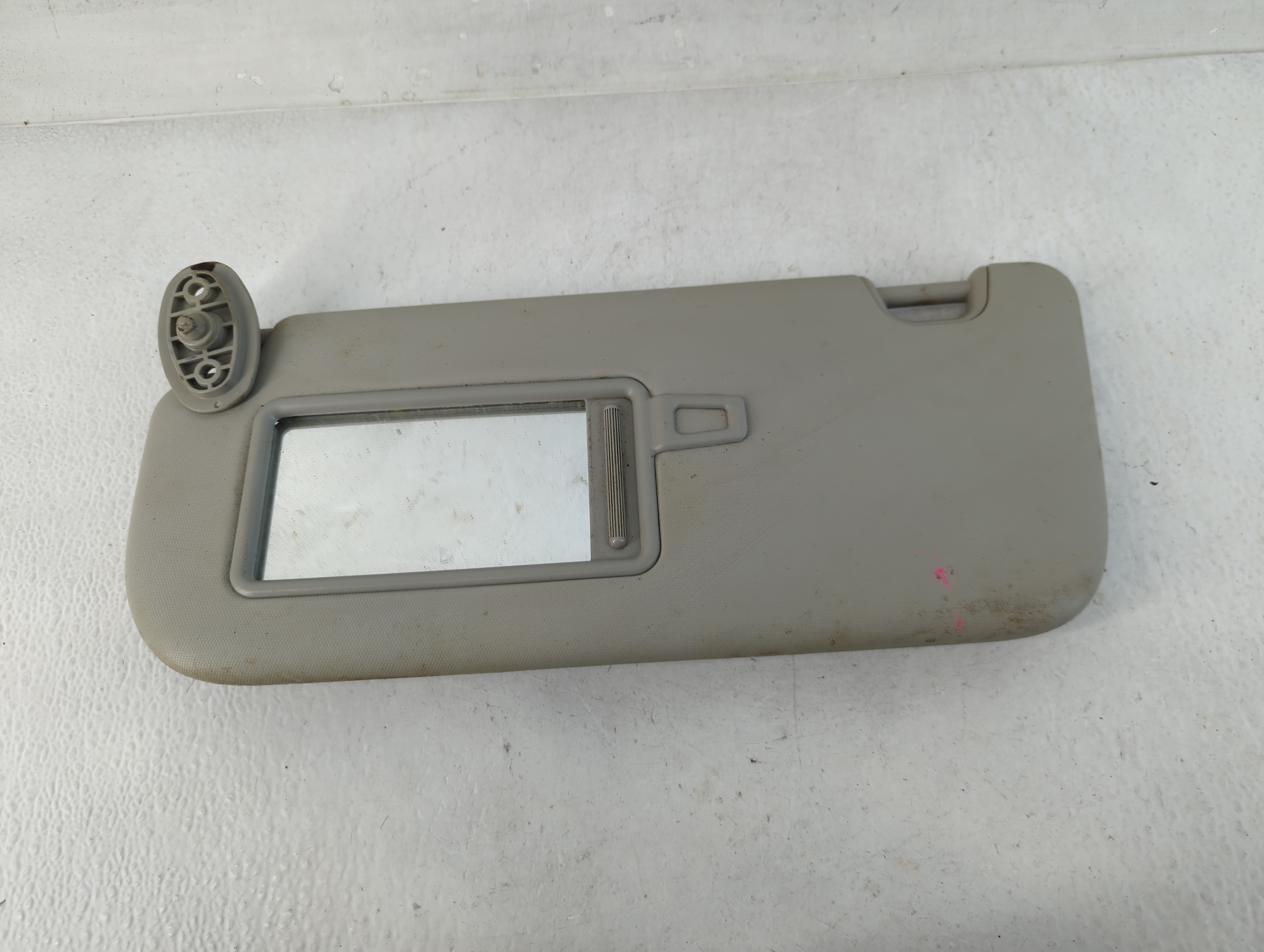 2014-2019 Kia Soul Passenger Sun Visor Mirror Right Sunvisor Grey 832517 - Oemusedautoparts1.com