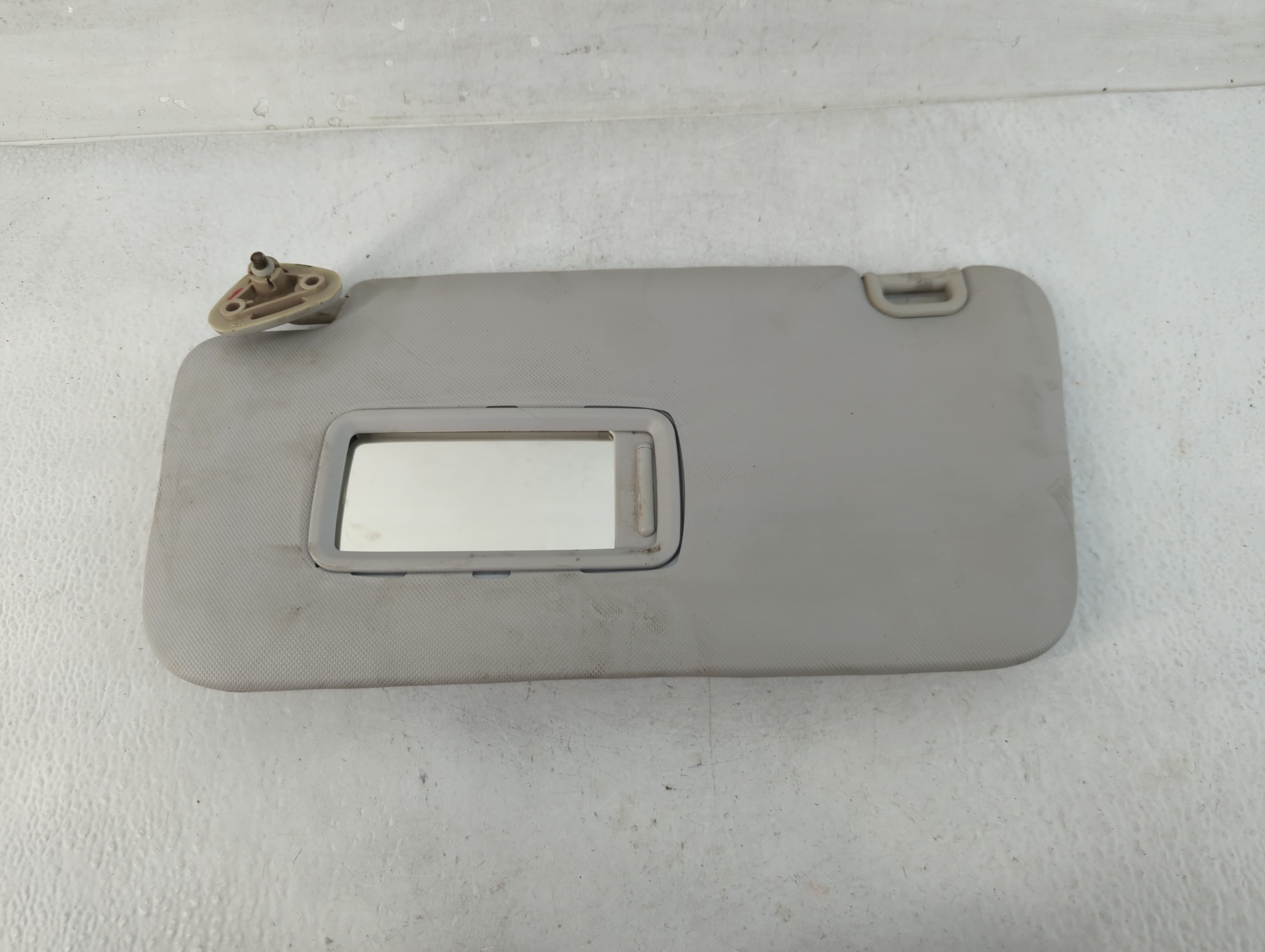 2009 Subaru Forester Driver Sun Visor Mirror Left Sunvisor Grey 832518 - Oemusedautoparts1.com