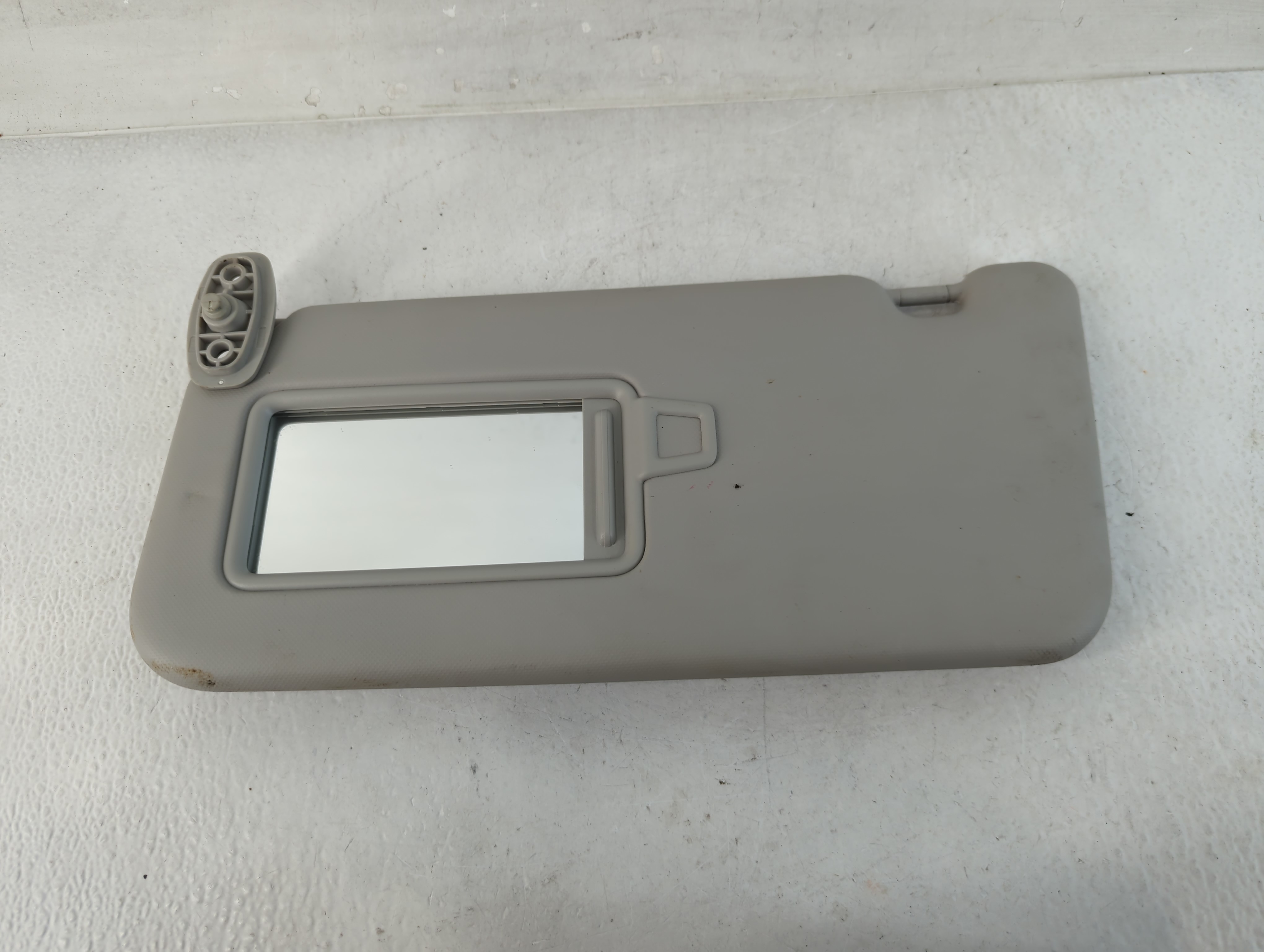 2020-2021 Kia Soul Driver Sun Visor Mirror Left Sunvisor Grey 832550 - Oemusedautoparts1.com