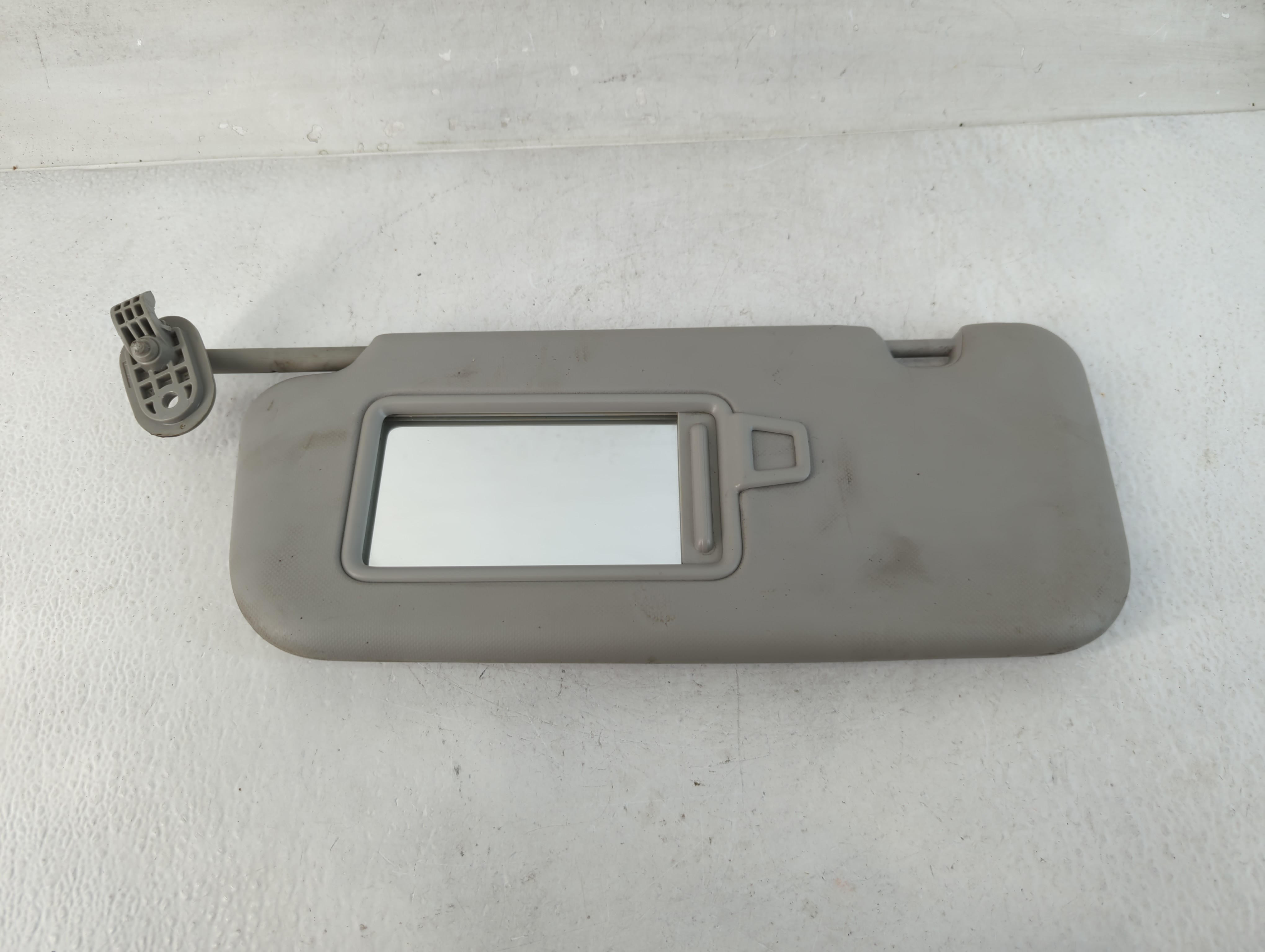 Picture of 2018-2020 Kia Rio Passenger Sun Visor Mirror Right Sunvisor Grey 832551