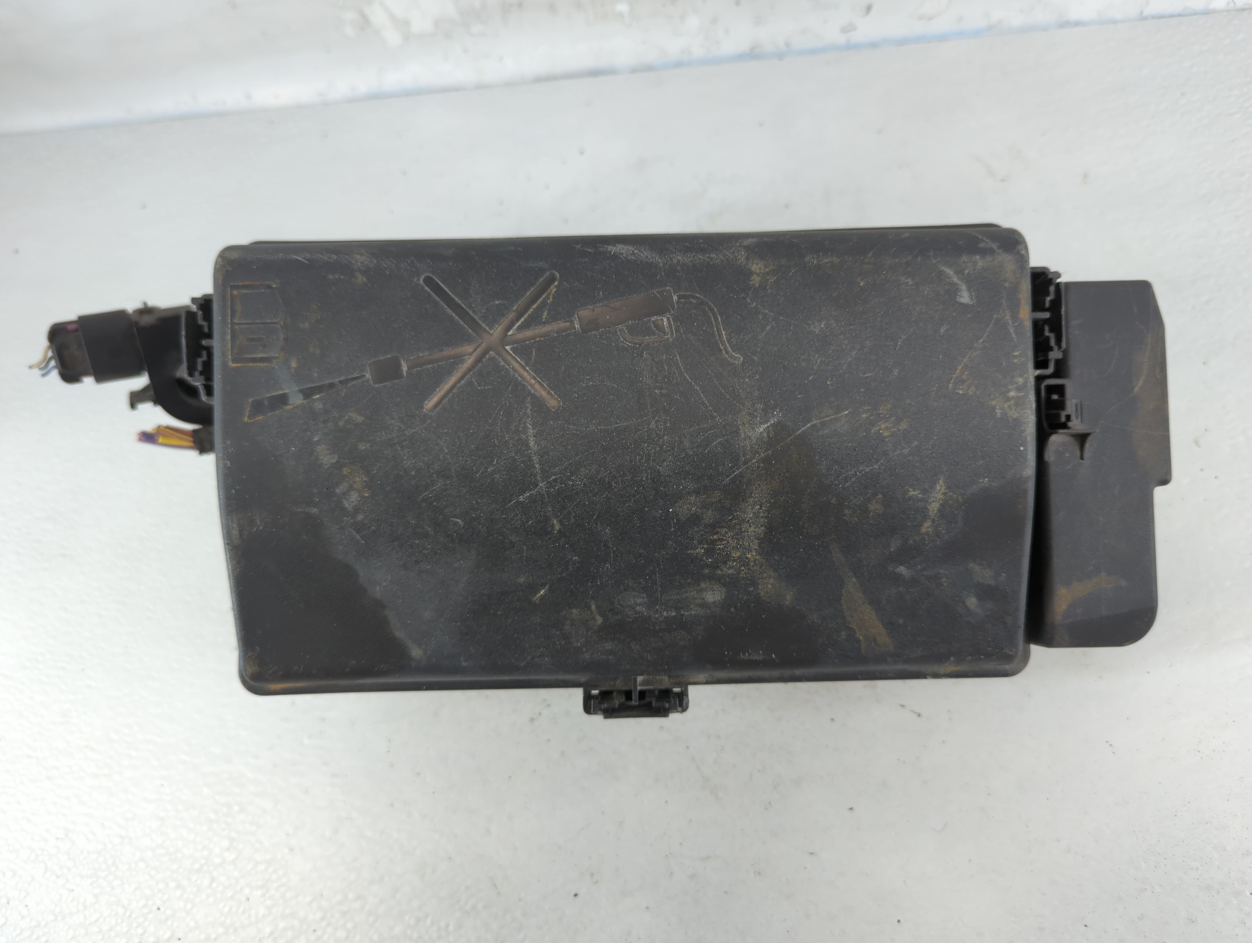 2012-2012 Buick Regal Fusebox Fuse Box Relay Module 22834270_01 832560 - Oemusedautoparts1.com