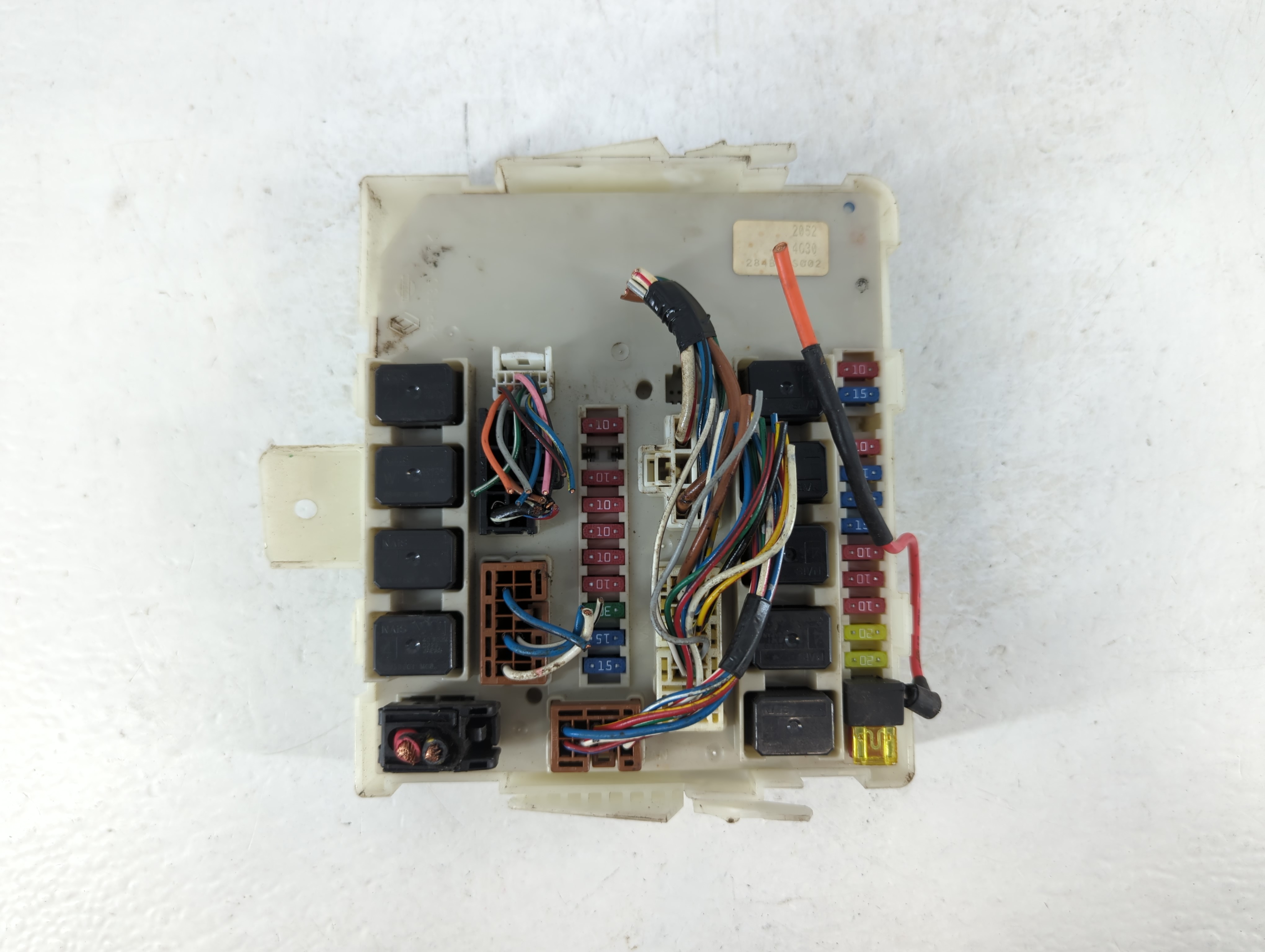 2004-2006 Nissan Titan Fusebox Fuse Box Relay Module 284b67s002 832565 - Oemusedautoparts1.com