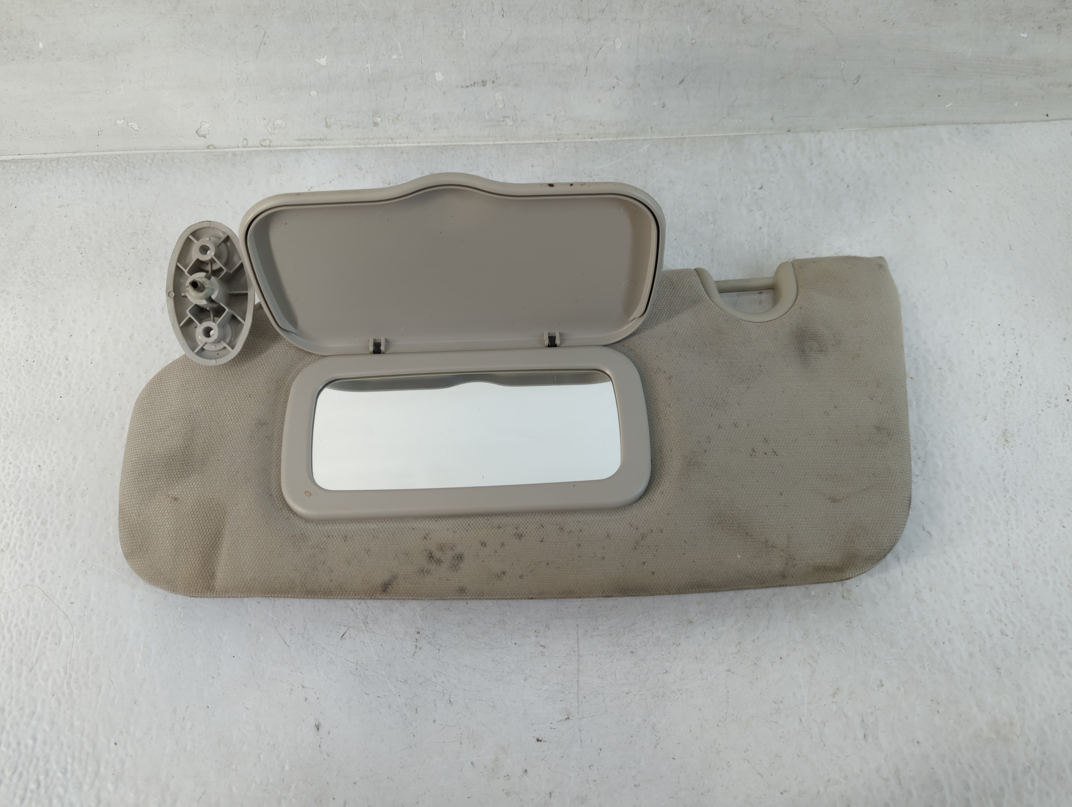 2010-2017 Jeep Patriot Driver Sun Visor Mirror Left Sunvisor Grey 832604 - Oemusedautoparts1.com