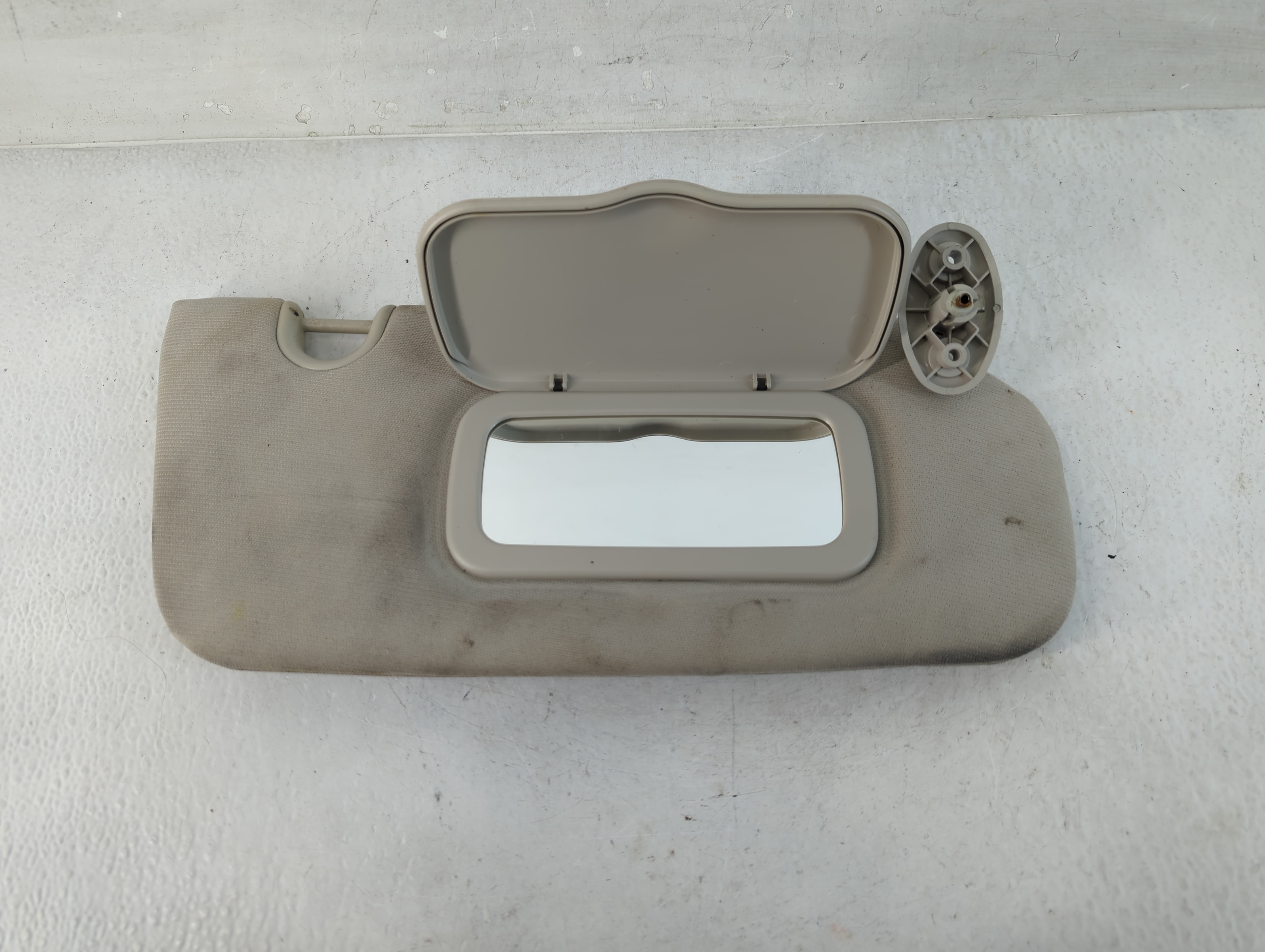 2010-2017 Jeep Patriot Passenger Sun Visor Mirror Right Sunvisor Grey 832605 - Oemusedautoparts1.com