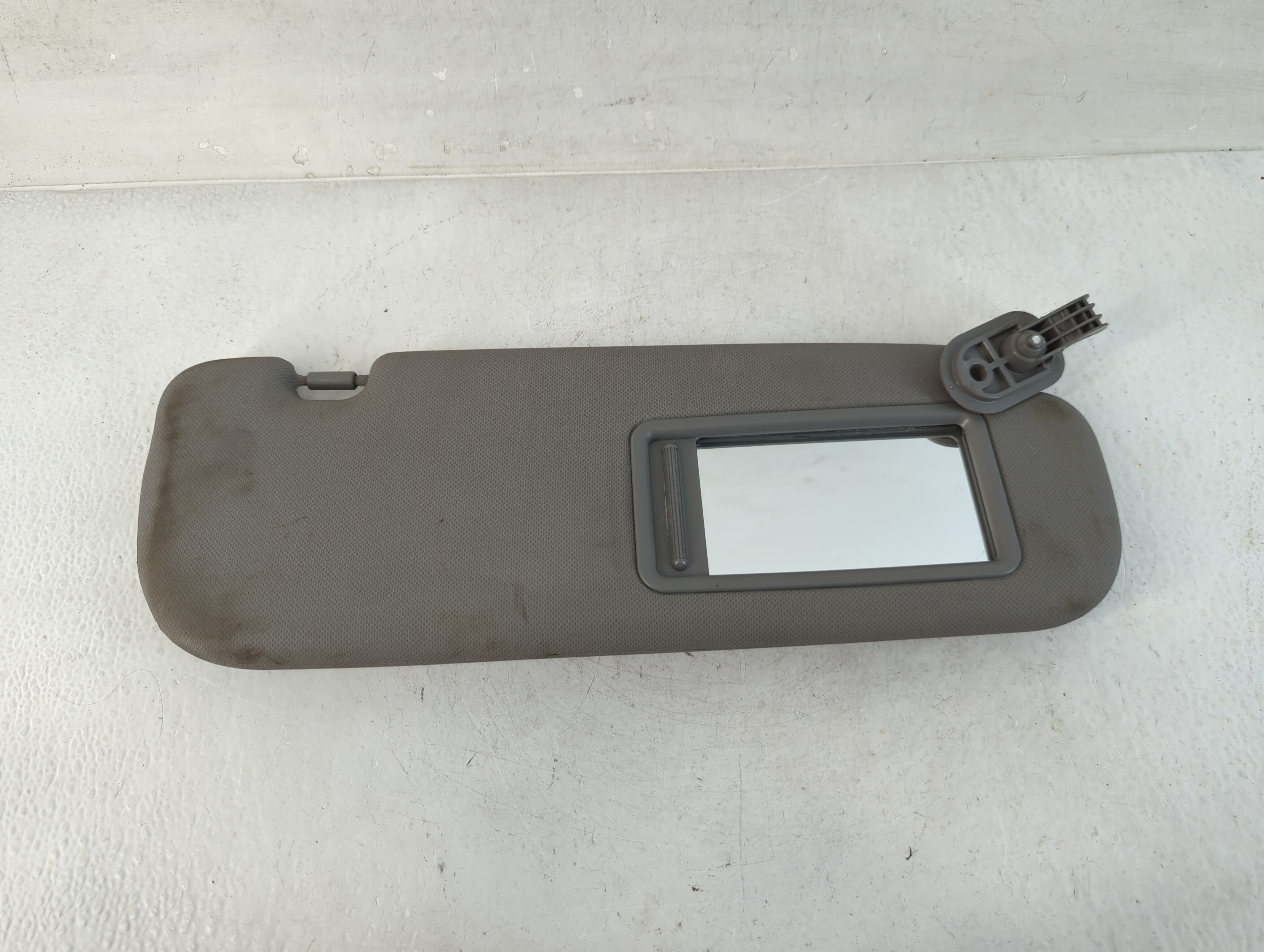 2012-2015 Hyundai Veloster Passenger Sun Visor Mirror Right Sunvisor Grey 832618 - Oemusedautoparts1.com