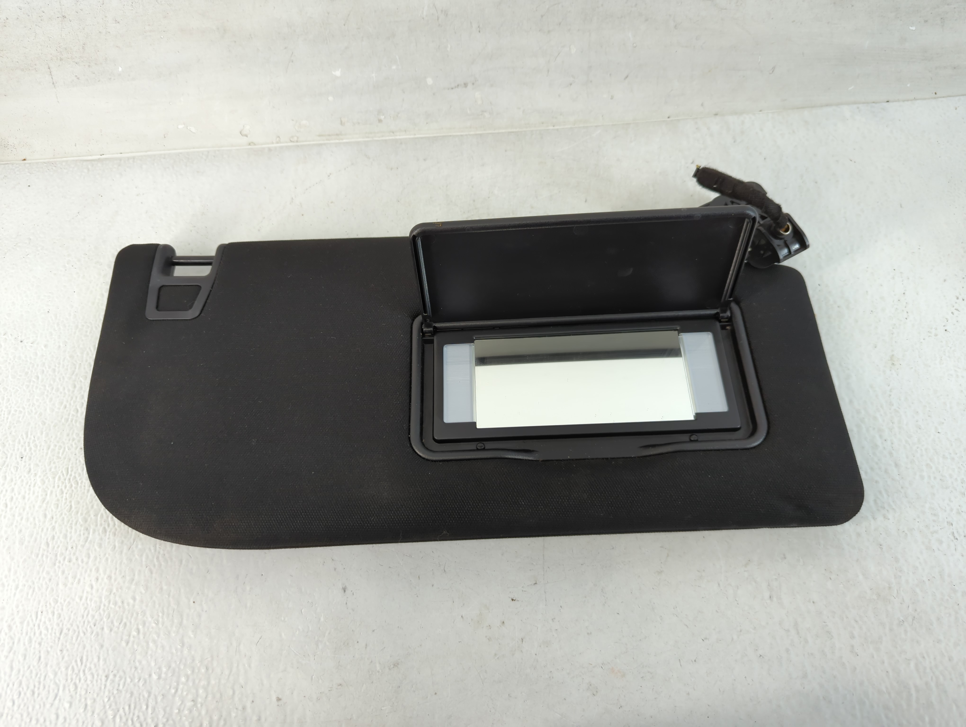 2018-2021 Ford Expedition Driver Sun Visor Mirror Left Sunvisor Black 832626 - Oemusedautoparts1.com