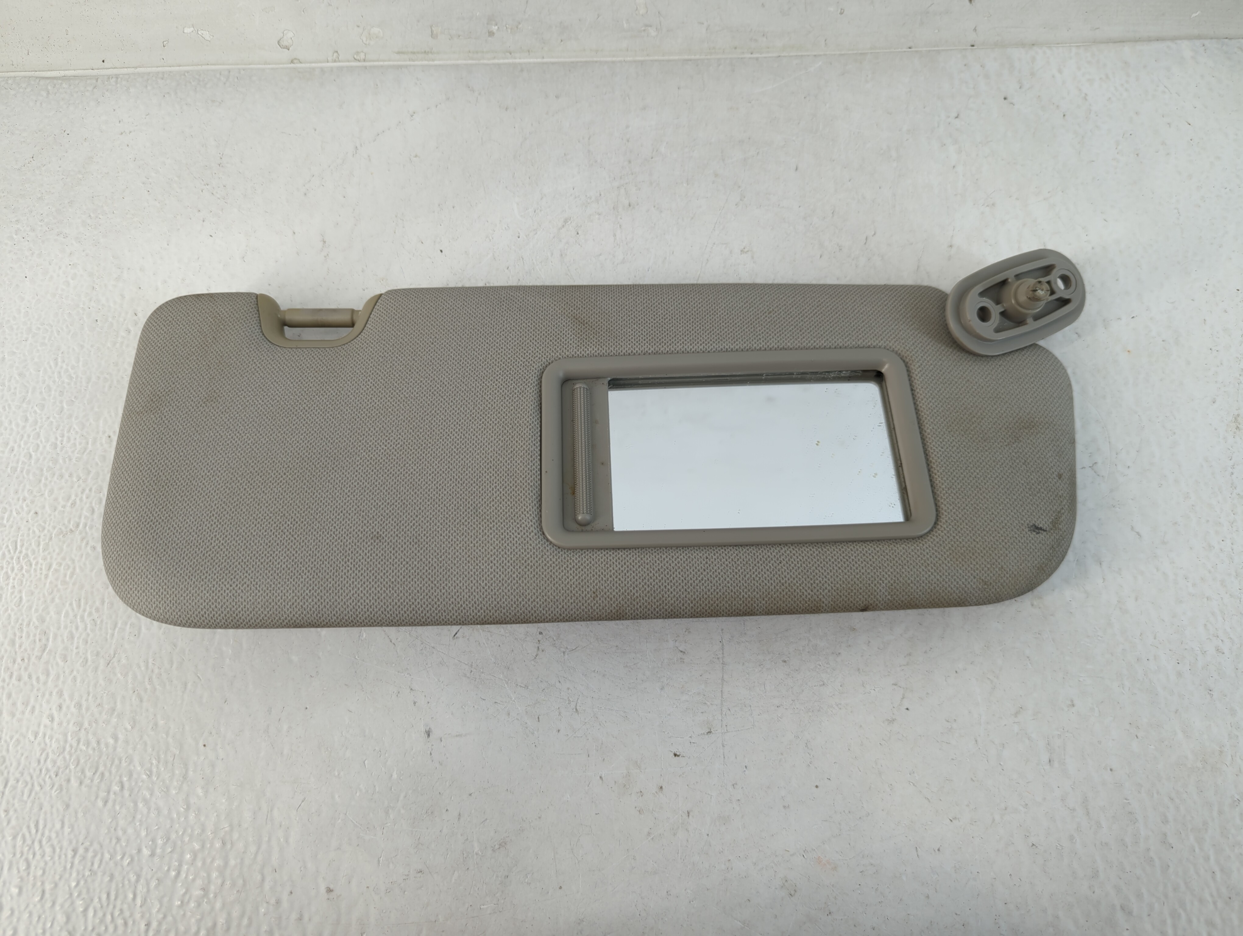 2014-2016 Kia Forte Passenger Sun Visor Mirror Right Sunvisor Grey 832684 - Oemusedautoparts1.com