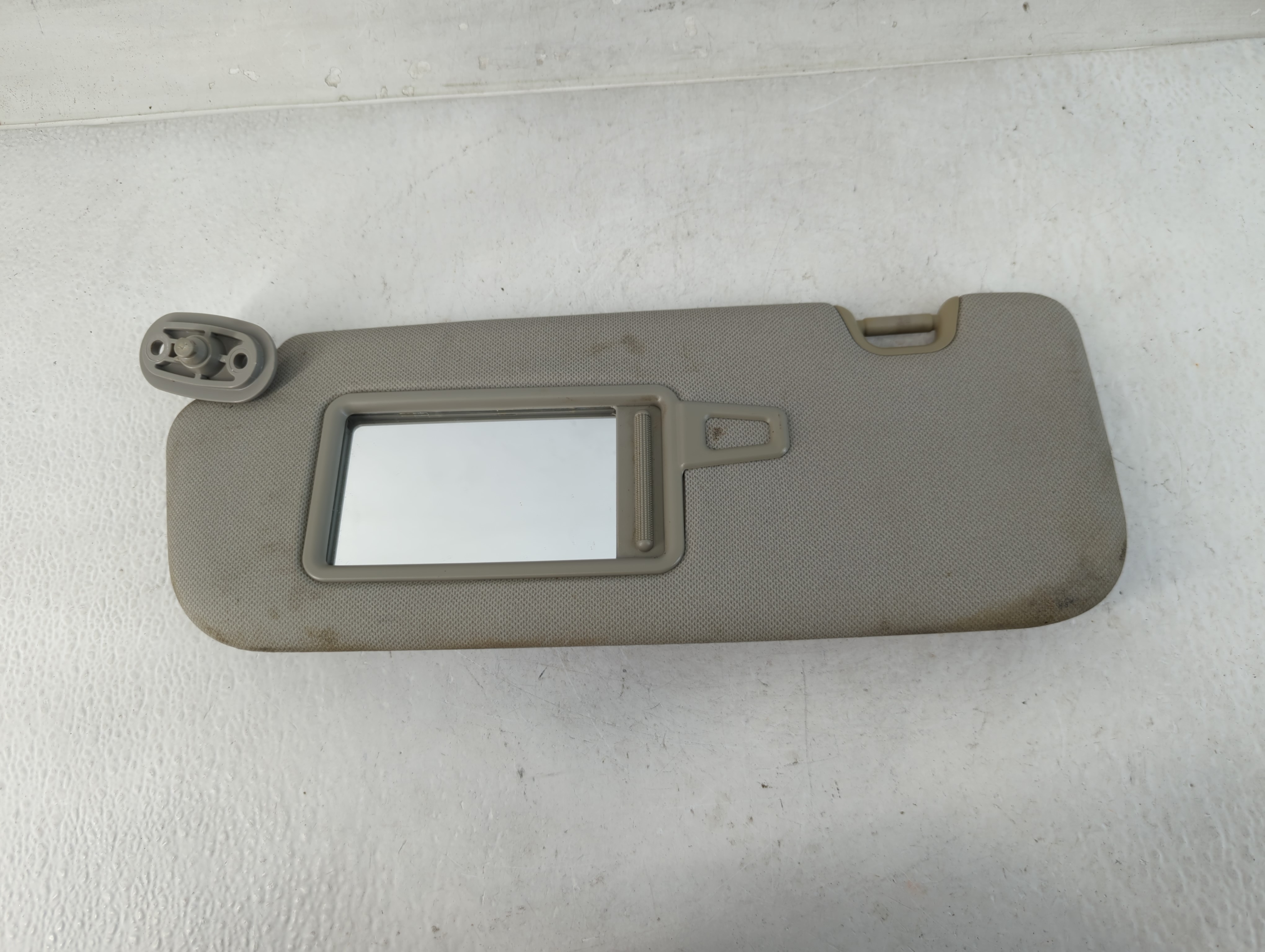 2014-2016 Kia Forte Driver Sun Visor Mirror Left Sunvisor Grey 832687 - Oemusedautoparts1.com