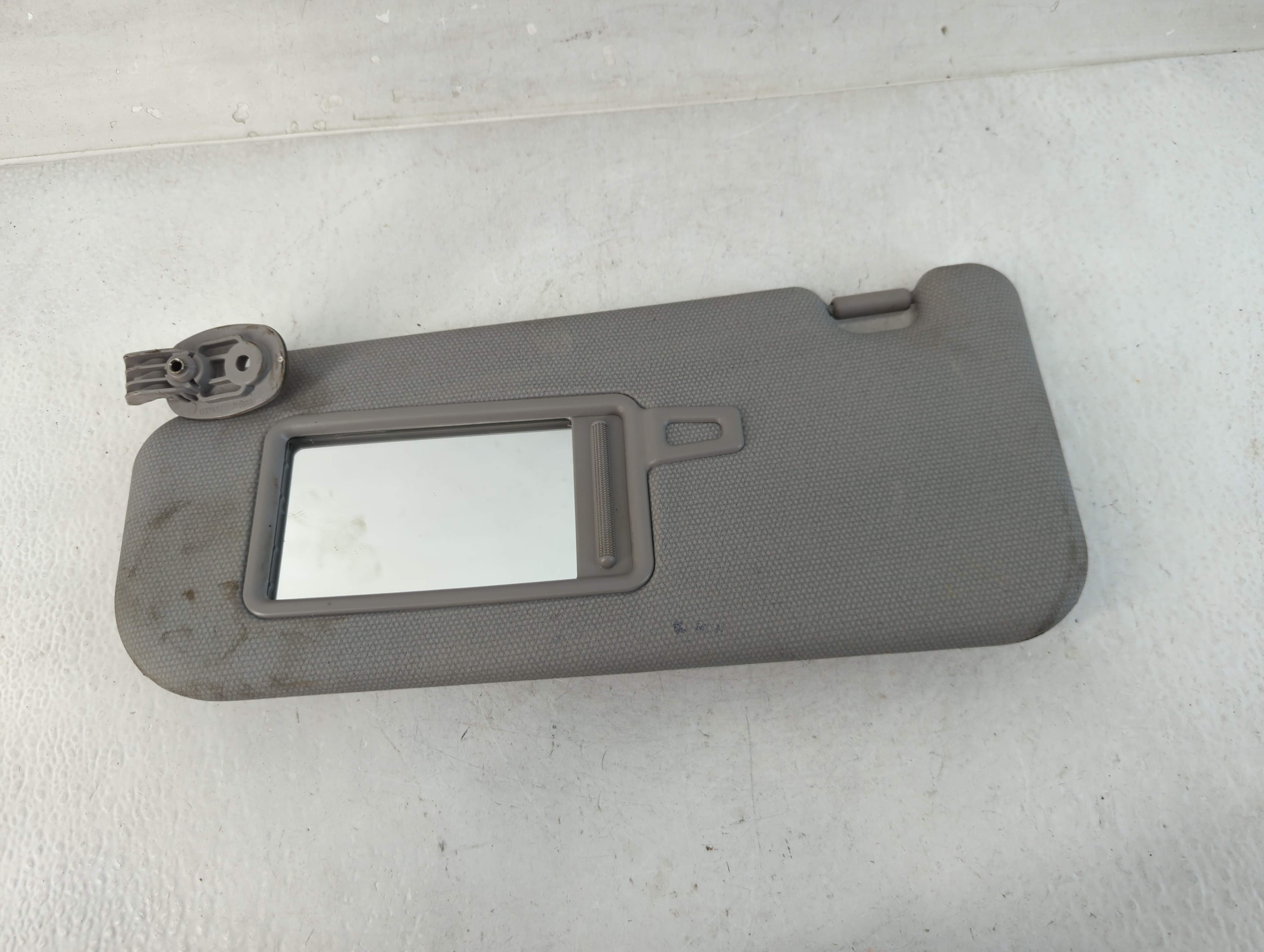 2012-2017 Kia Rio Driver Sun Visor Mirror Left Sunvisor Grey 832690 - Oemusedautoparts1.com