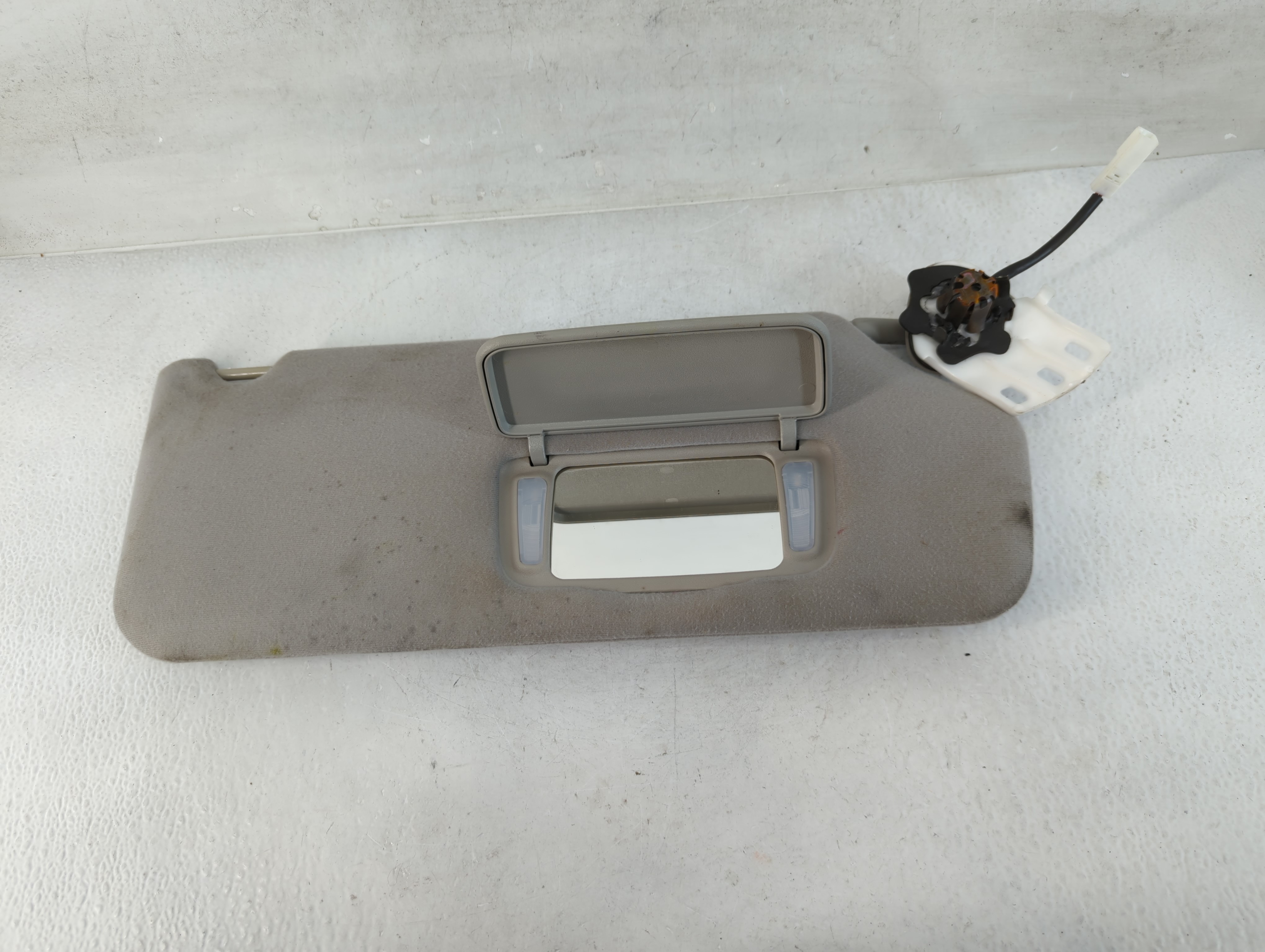 2011-2014 Toyota Sienna Passenger Sun Visor Mirror Right Sunvisor Grey 832751 - Oemusedautoparts1.com