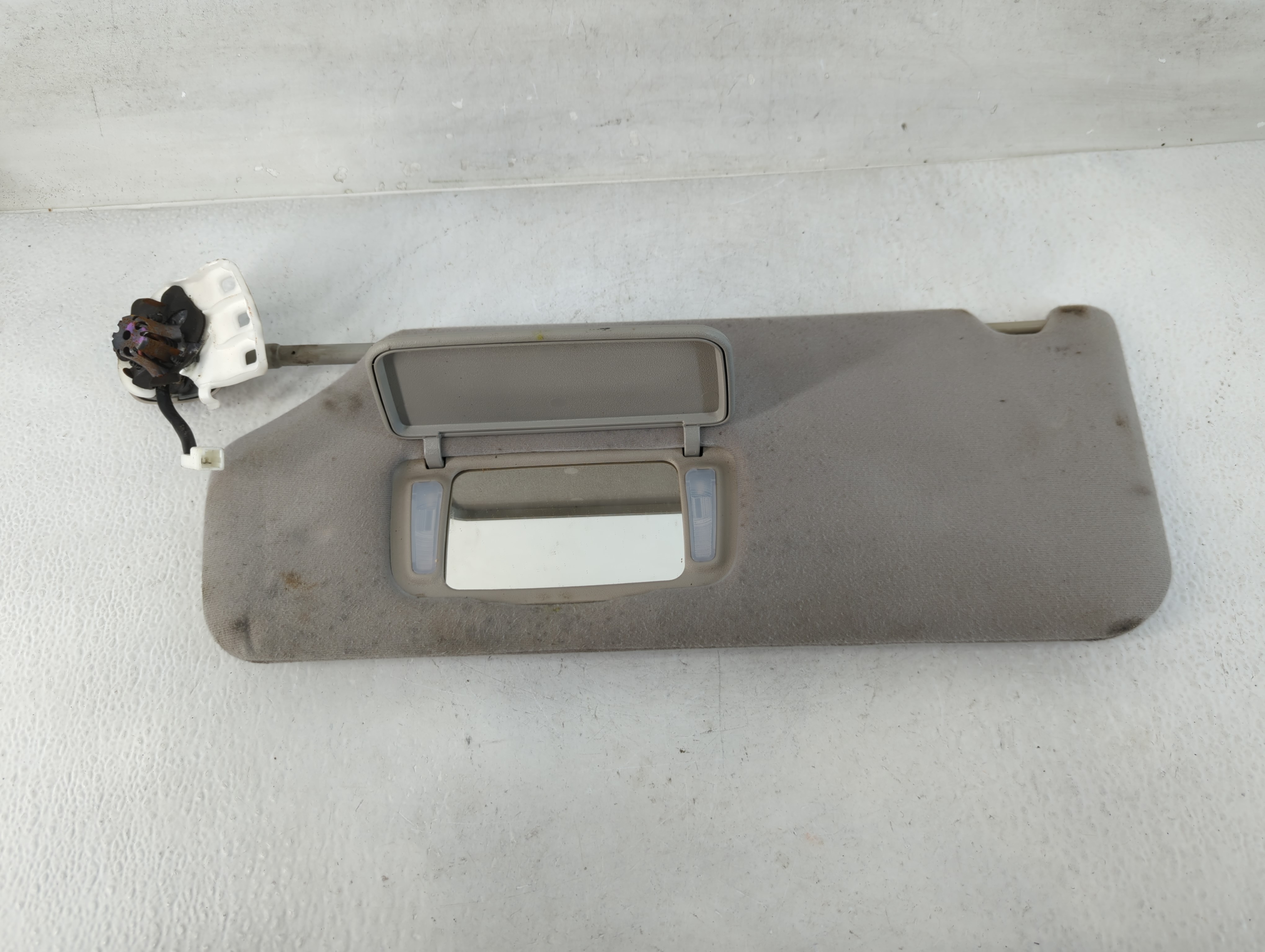 2011-2014 Toyota Sienna Driver Sun Visor Mirror Left Sunvisor Grey 832752 - Oemusedautoparts1.com