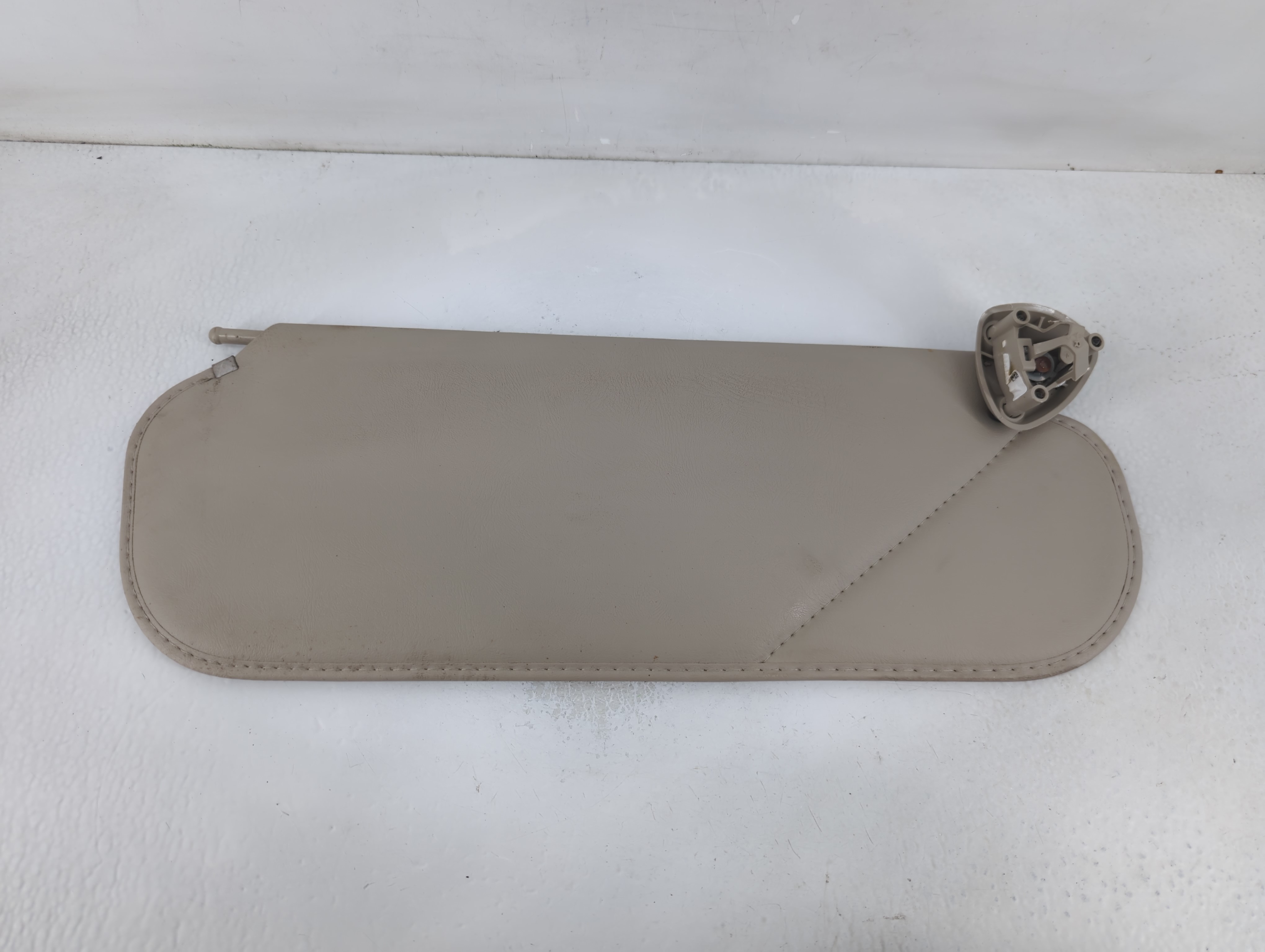 2003 Chevrolet Express 2500 Passenger Sun Visor Mirror Right Sunvisor 832777 - Oemusedautoparts1.com
