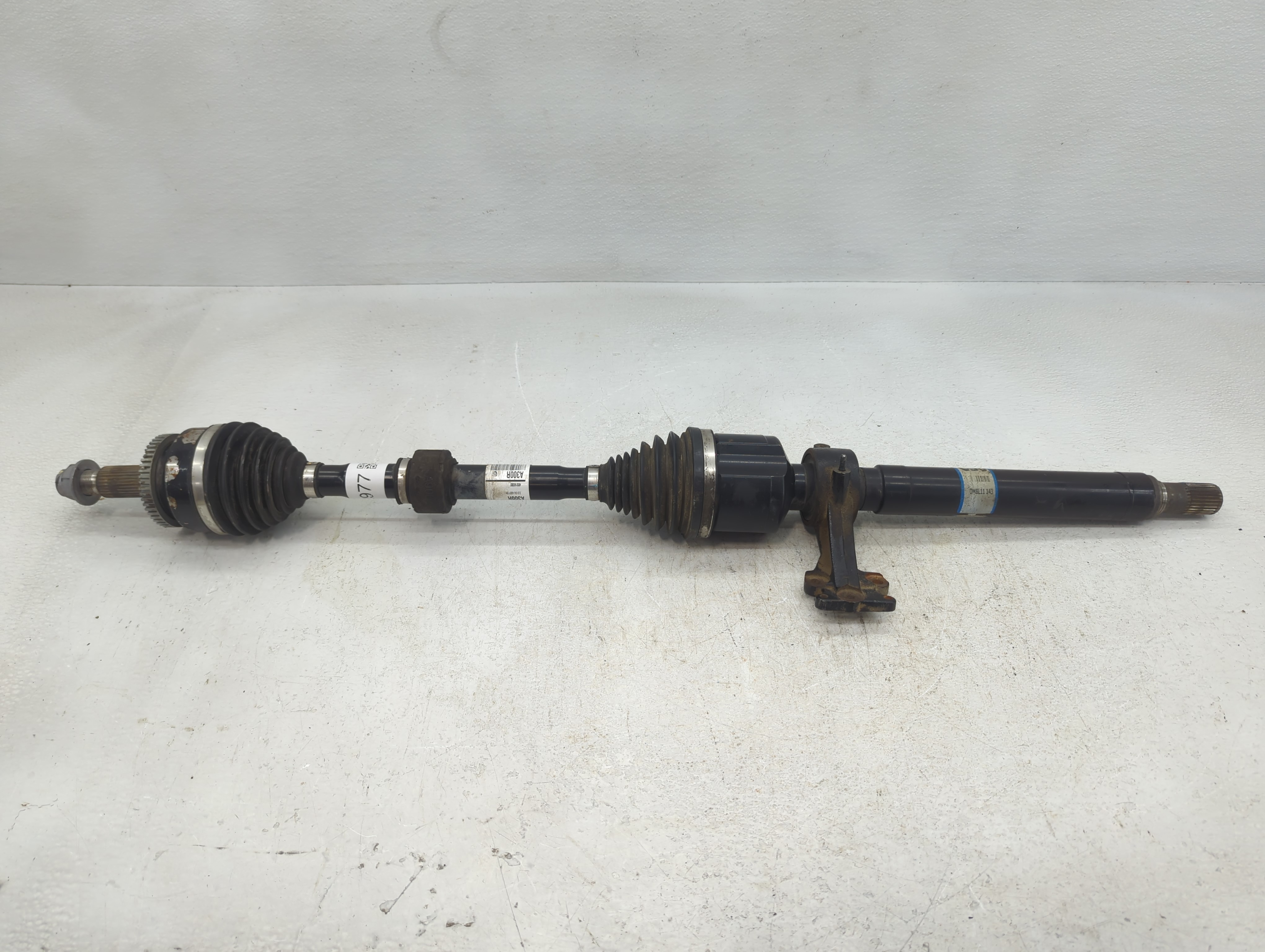 2015-2016 Kia Sedona Axle Shaft Front Passenger Cv C/v 832977 - Oemusedautoparts1.com