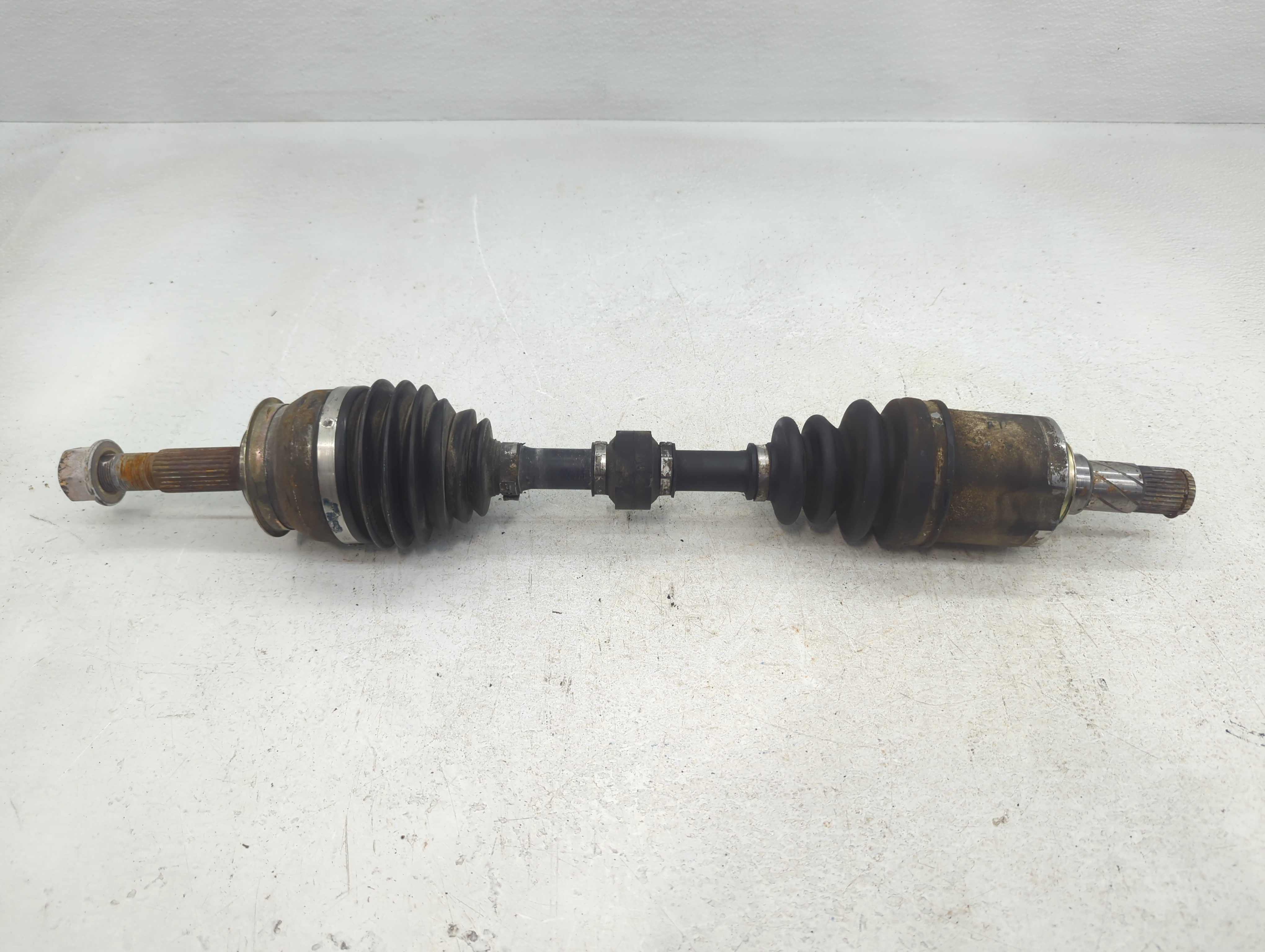 2002-2004 Nissan Altima Axle Shaft Front Driver Cv C/v 833025 - Oemusedautoparts1.com