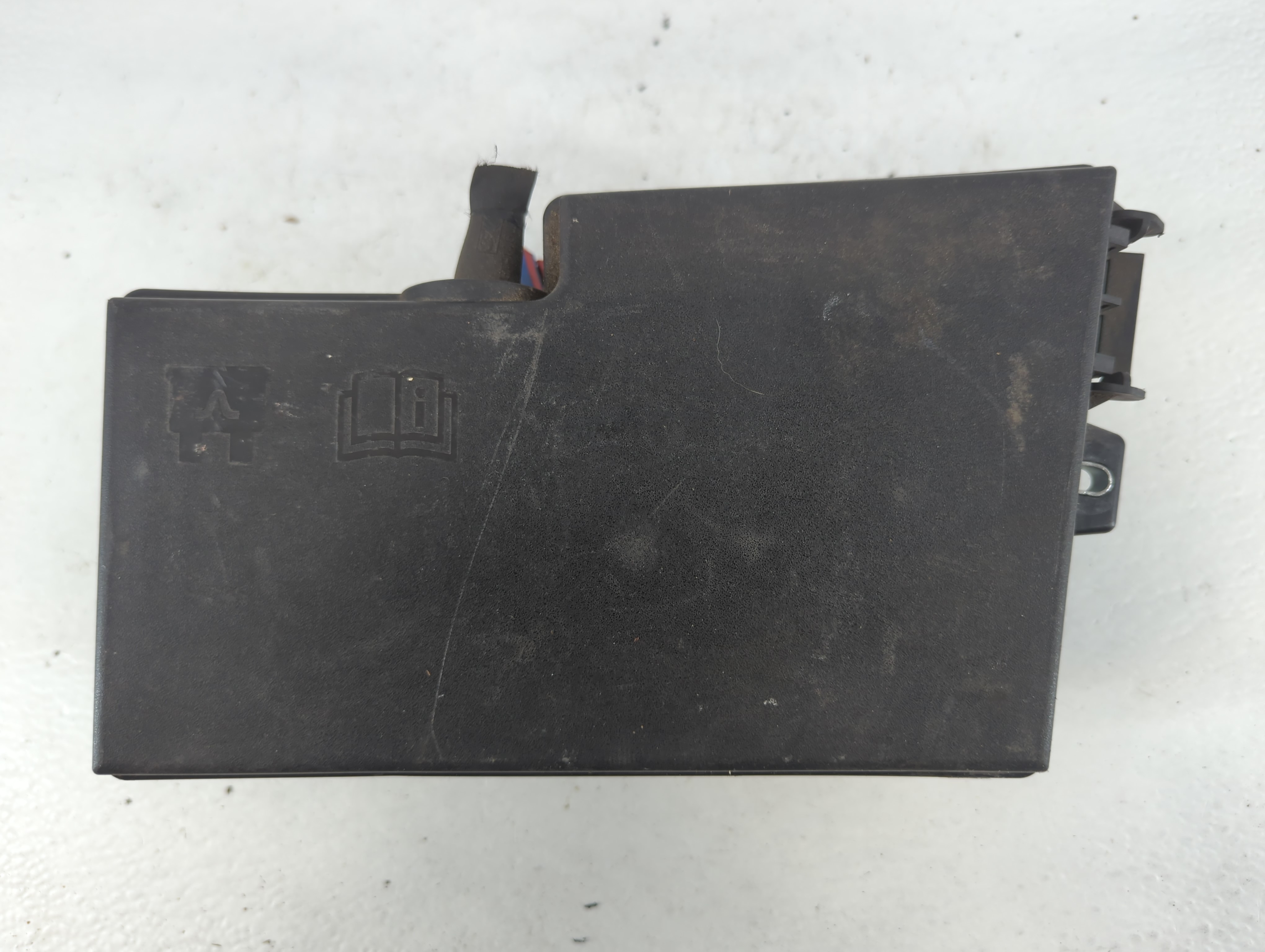 2013-2016 Ford Escape Fusebox Fuse Box Relay Module Av6t-14a067 Ad 833057 - Oemusedautoparts1.com