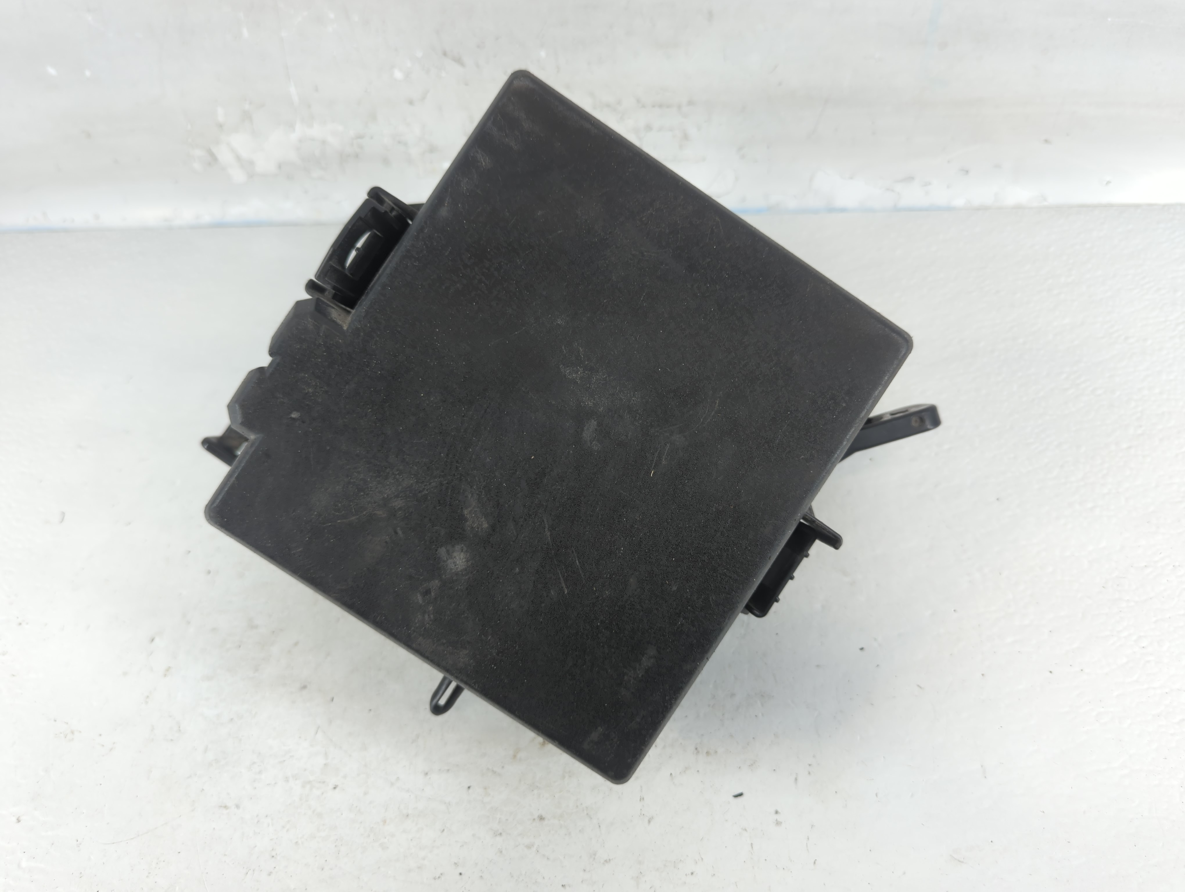 2016-2018 Hyundai Tucson Fusebox Fuse Box Relay Module 91422 D3130-13 833071 - Oemusedautoparts1.com
