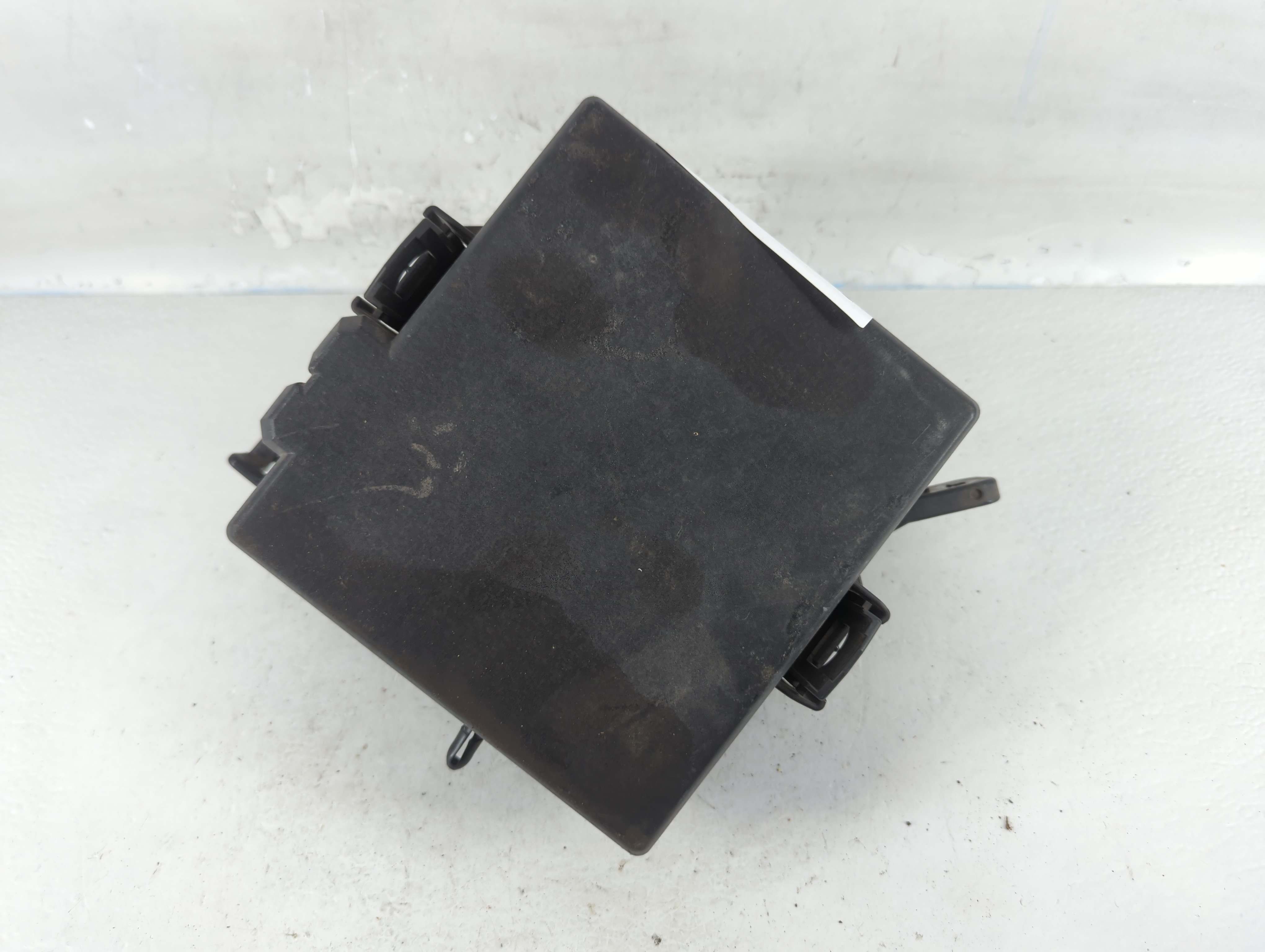2016-2018 Hyundai Tucson Fusebox Fuse Box Relay Module 91422-d3270-68 833085 - Oemusedautoparts1.com