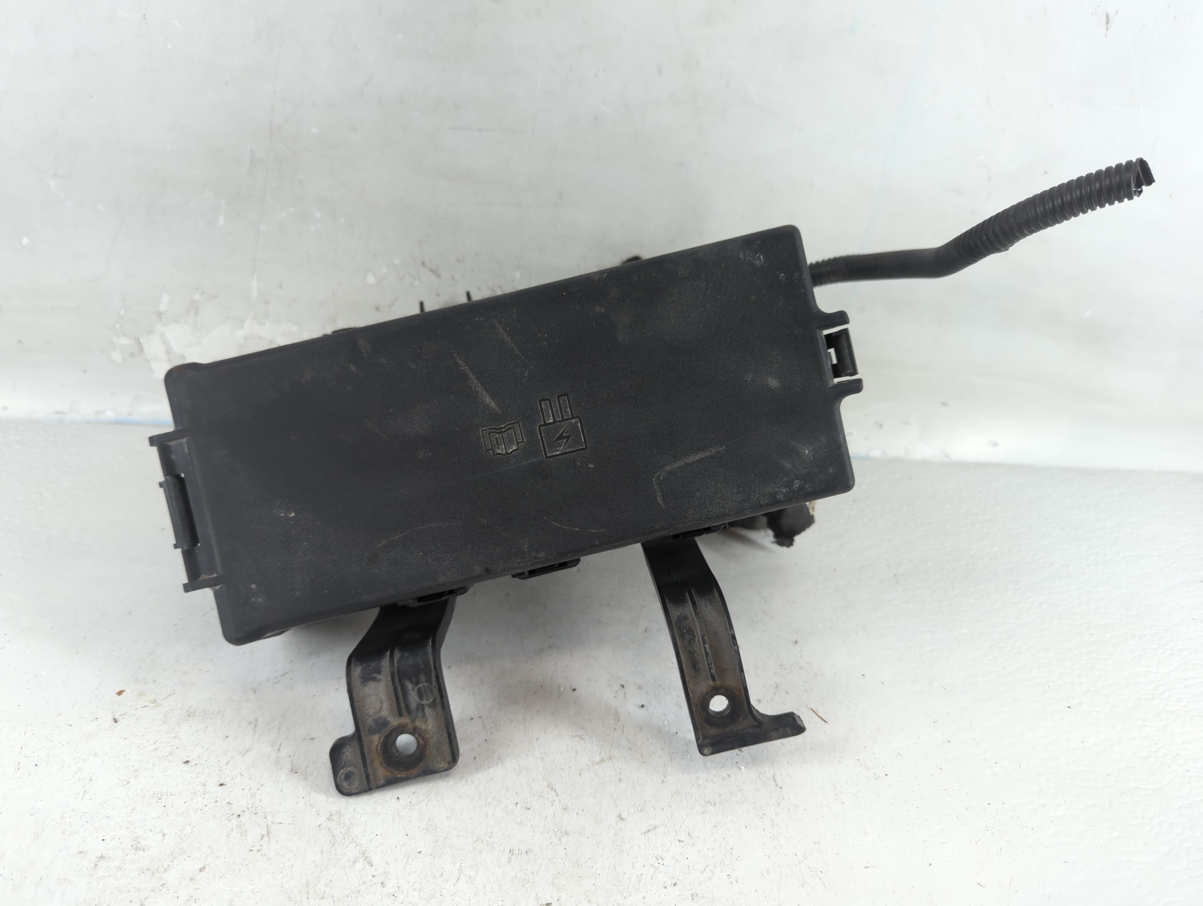 Picture of 2011-2012 Lincoln Mkz Fusebox Fuse Box Relay Module 6e5t-14a003-ab 833101