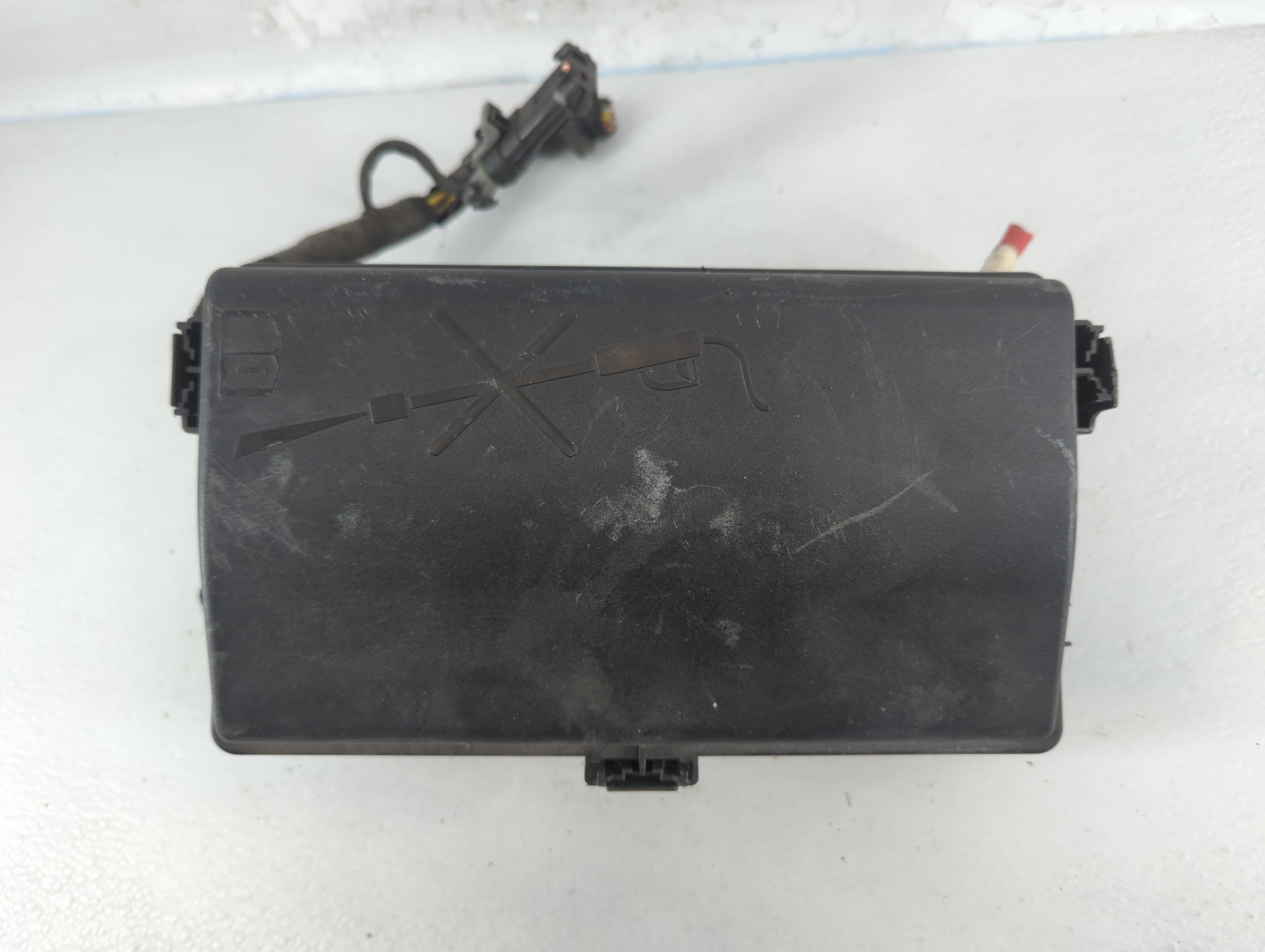 2014-2014 Chevrolet Impala Fusebox Fuse Box Relay Module 20981711_02 833111 - Oemusedautoparts1.com