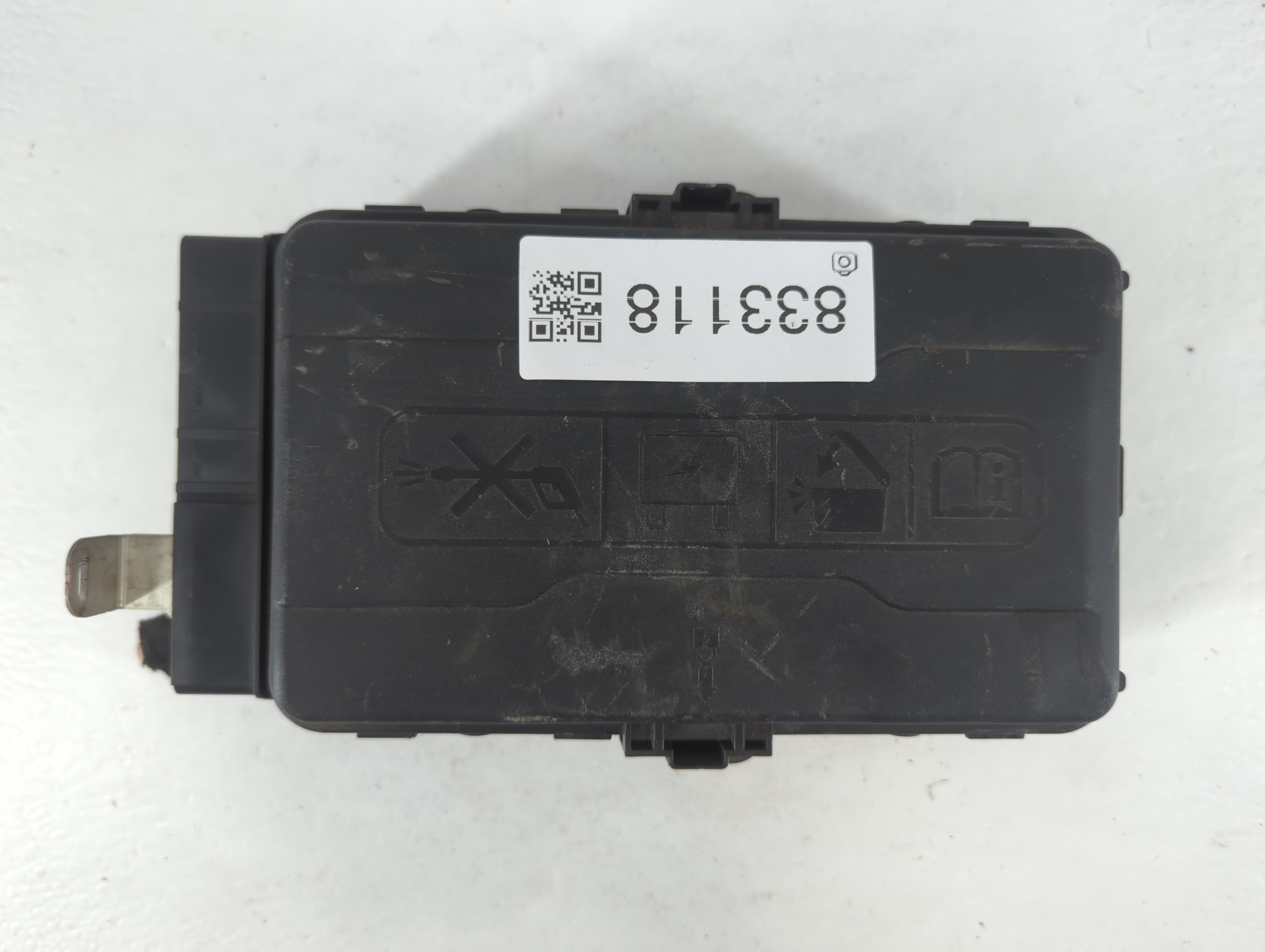 2017-2018 Chevrolet Malibu Fusebox Fuse Box Relay Module 84144636-01 833118 - Oemusedautoparts1.com