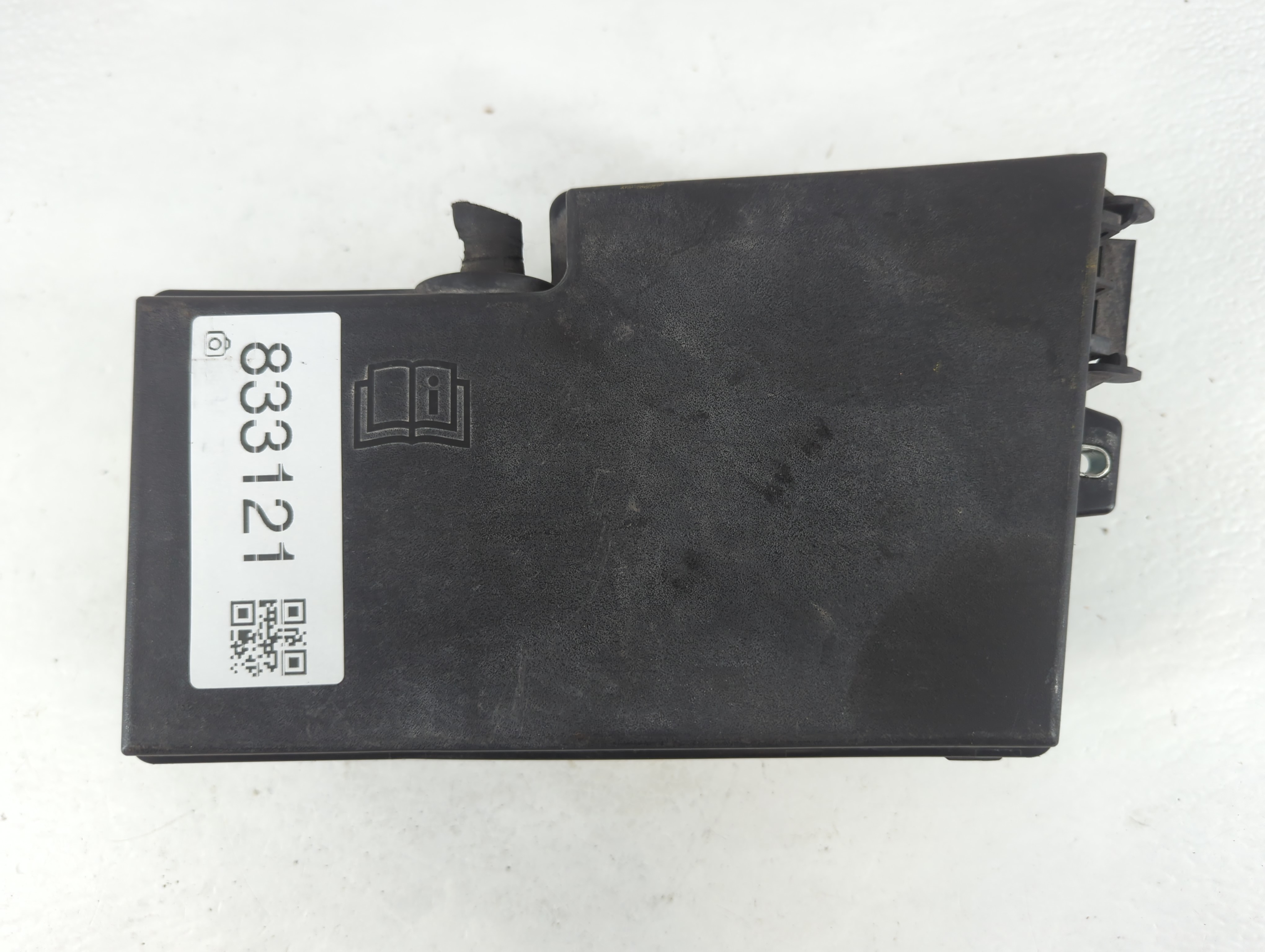 Picture of 2013-2016 Ford Escape Fusebox Fuse Box Relay Module 833121
