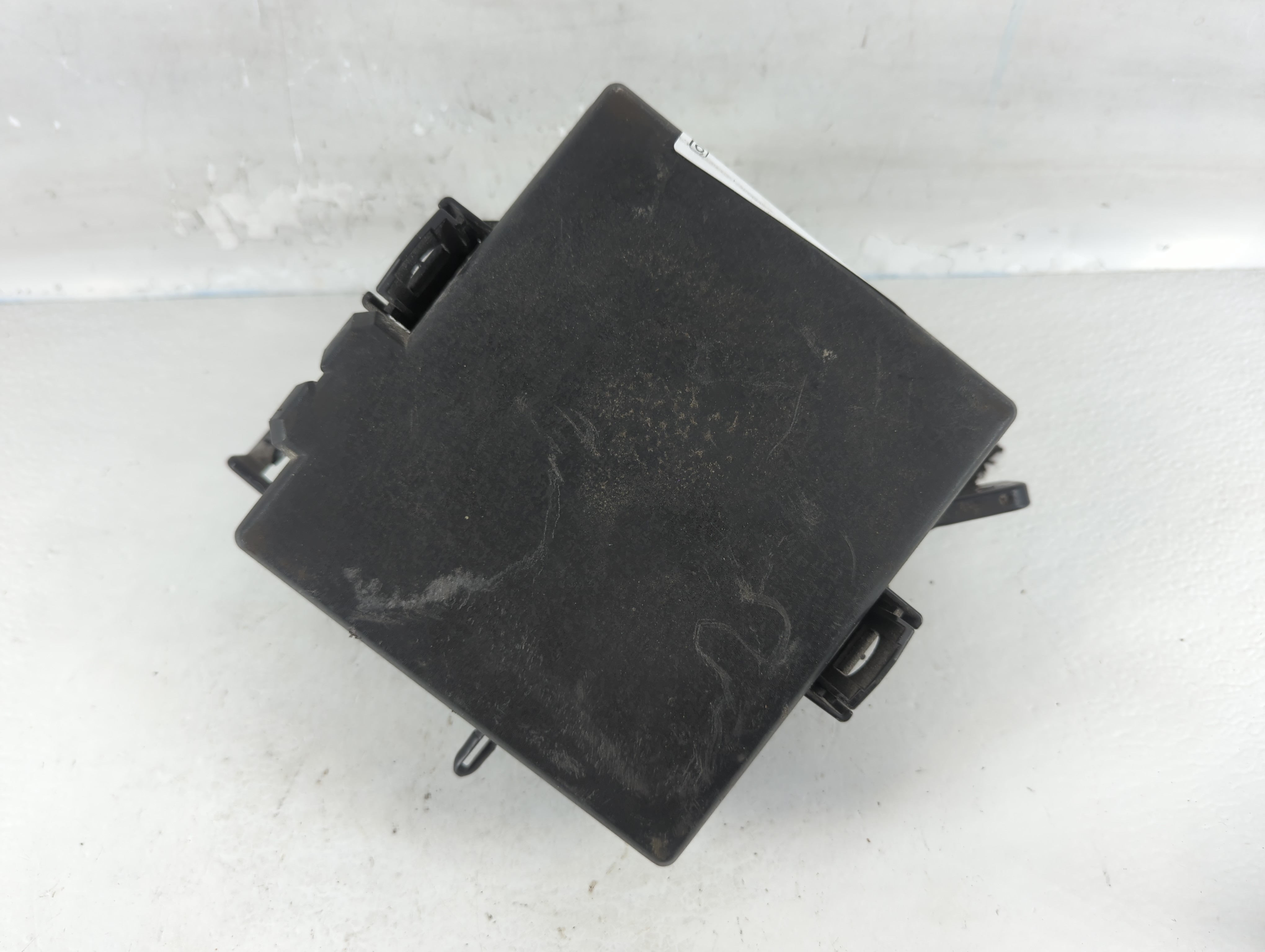 2016-2018 Hyundai Tucson Fusebox Fuse Box Relay Module N91431-d3200-15 833127 - Oemusedautoparts1.com