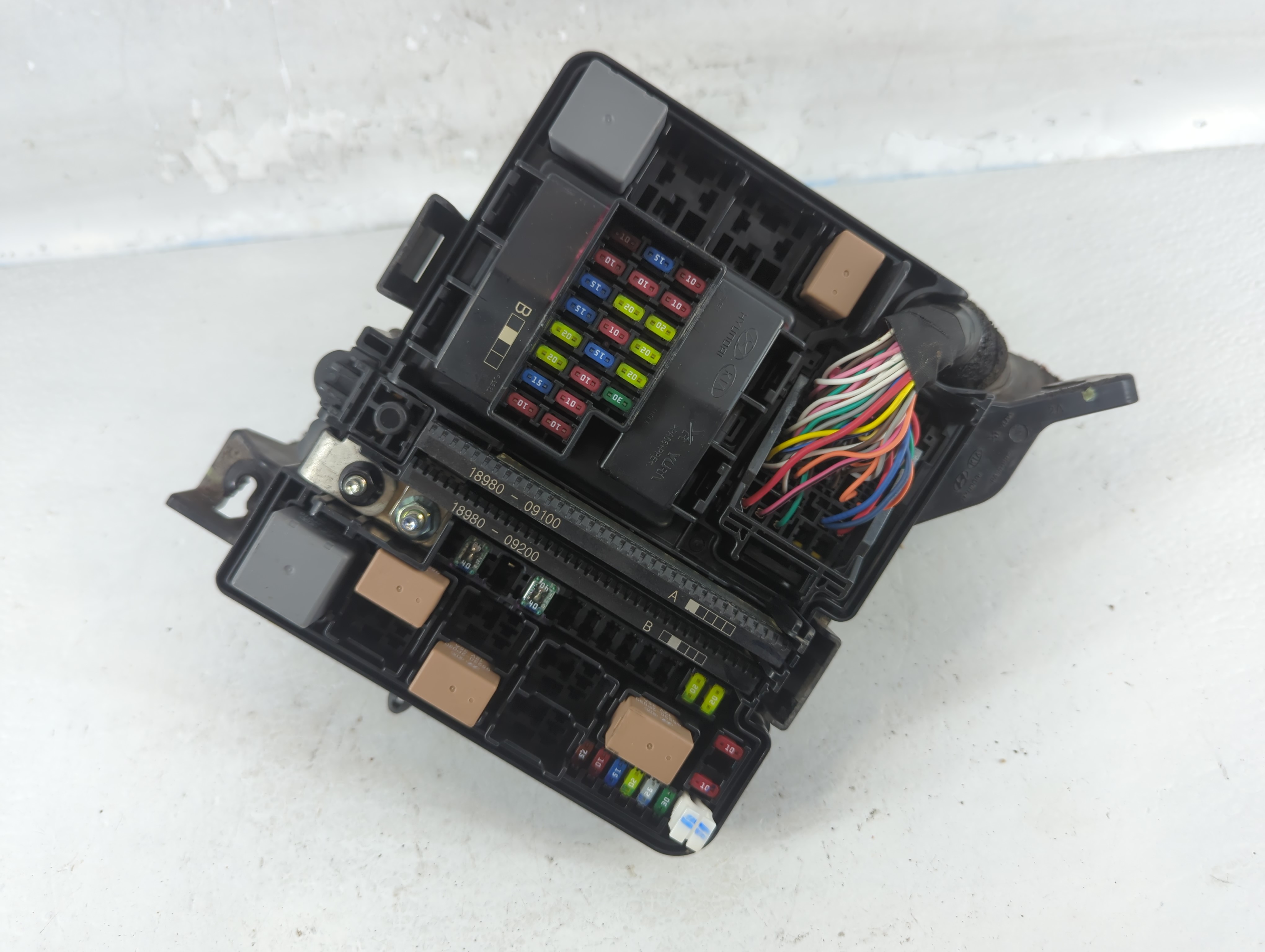 2016-2017 Hyundai Sonata Fusebox Fuse Box Relay Module 833134 - Oemusedautoparts1.com
