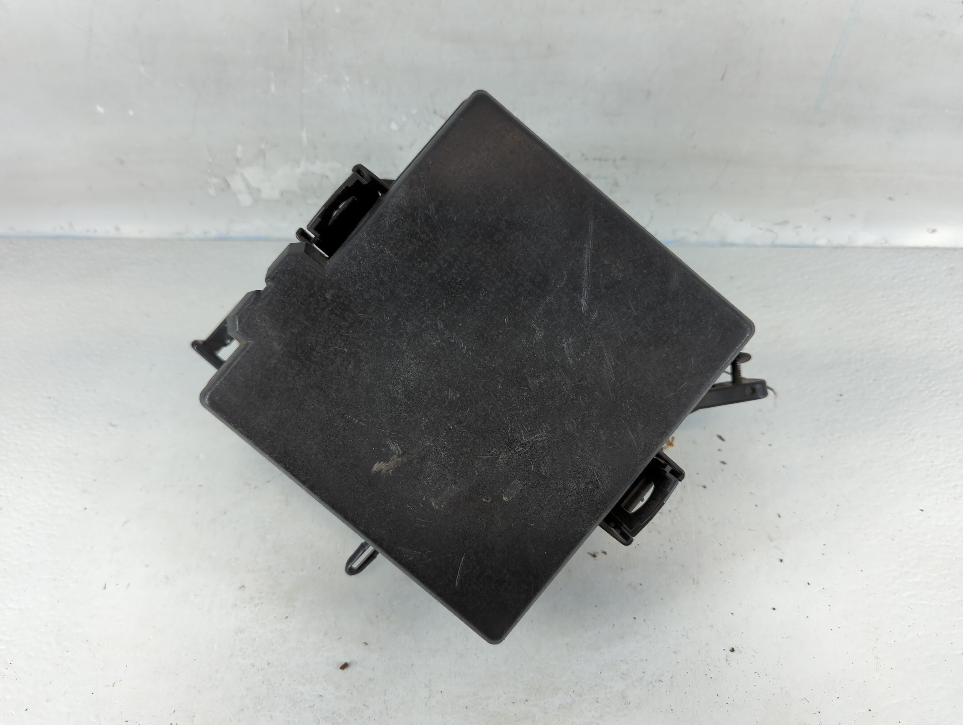 2016-2018 Hyundai Tucson Fusebox Fuse Box Relay Module 833135 - Oemusedautoparts1.com