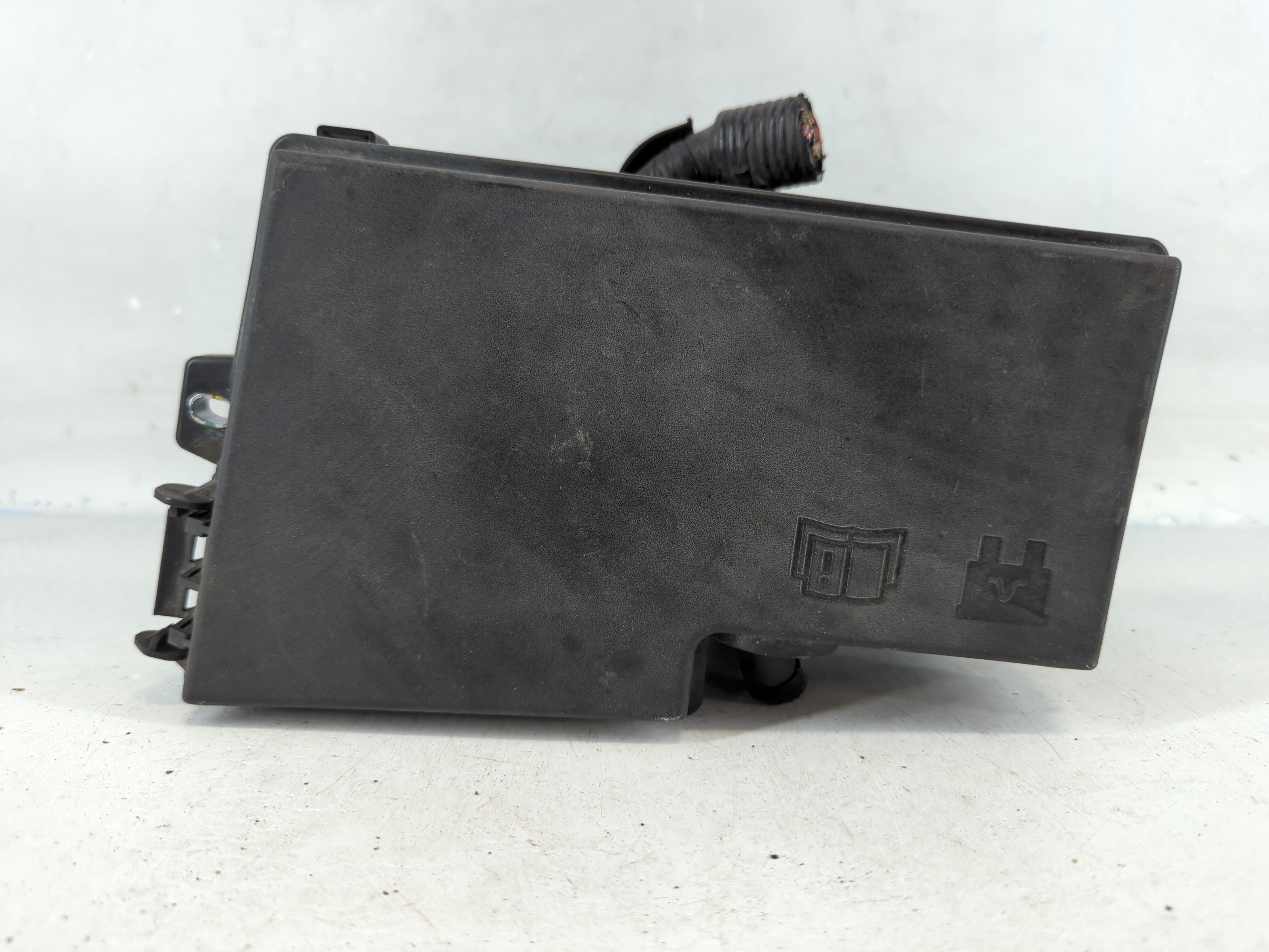 2010-2012 Mazda Cx-7 Fusebox Fuse Box Relay Module 518818109 833137 - Oemusedautoparts1.com