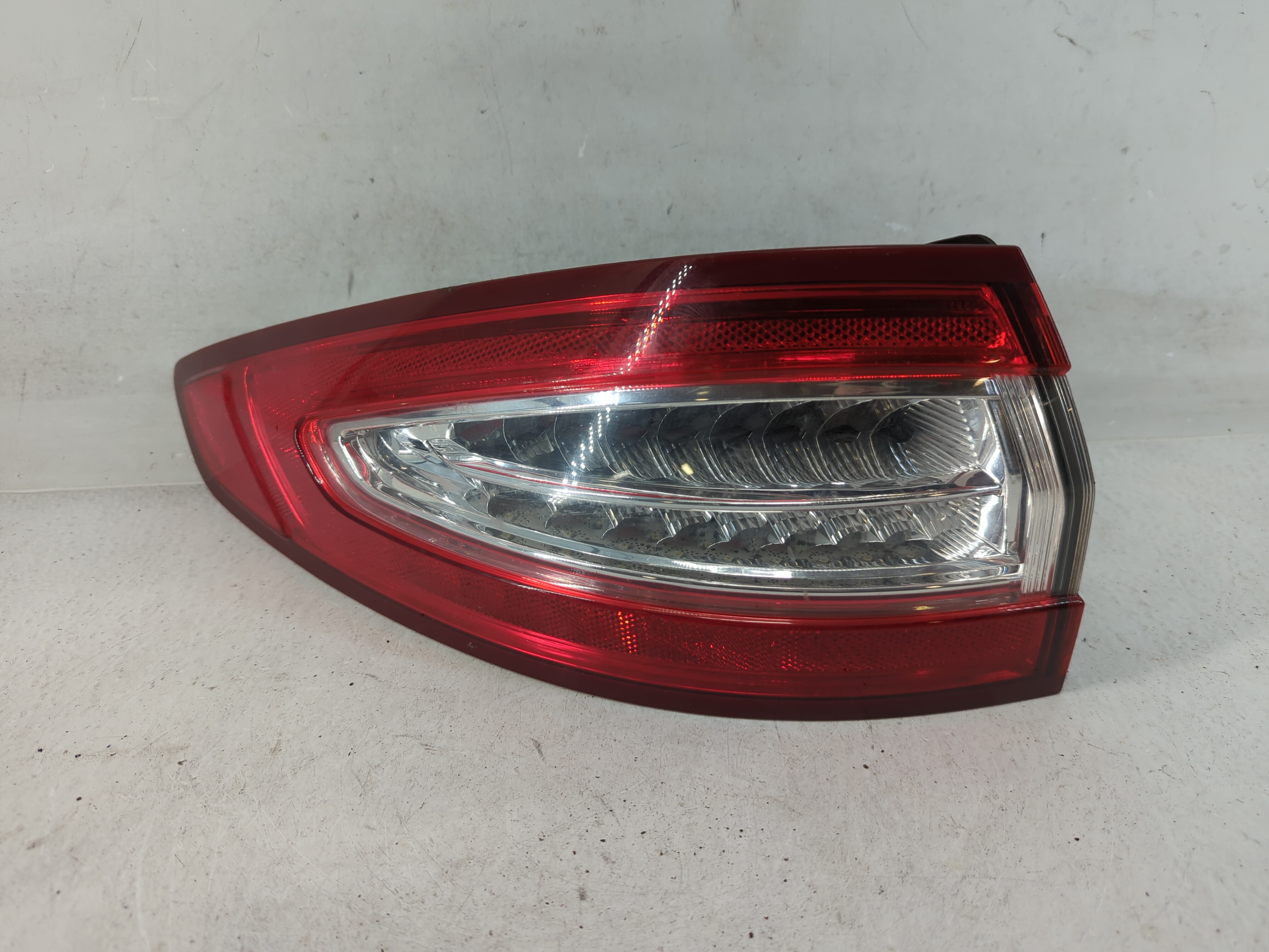 2013-2016 Ford Fusion Driver Left Side Tail Light Taillight Oem 833164 - Oemusedautoparts1.com