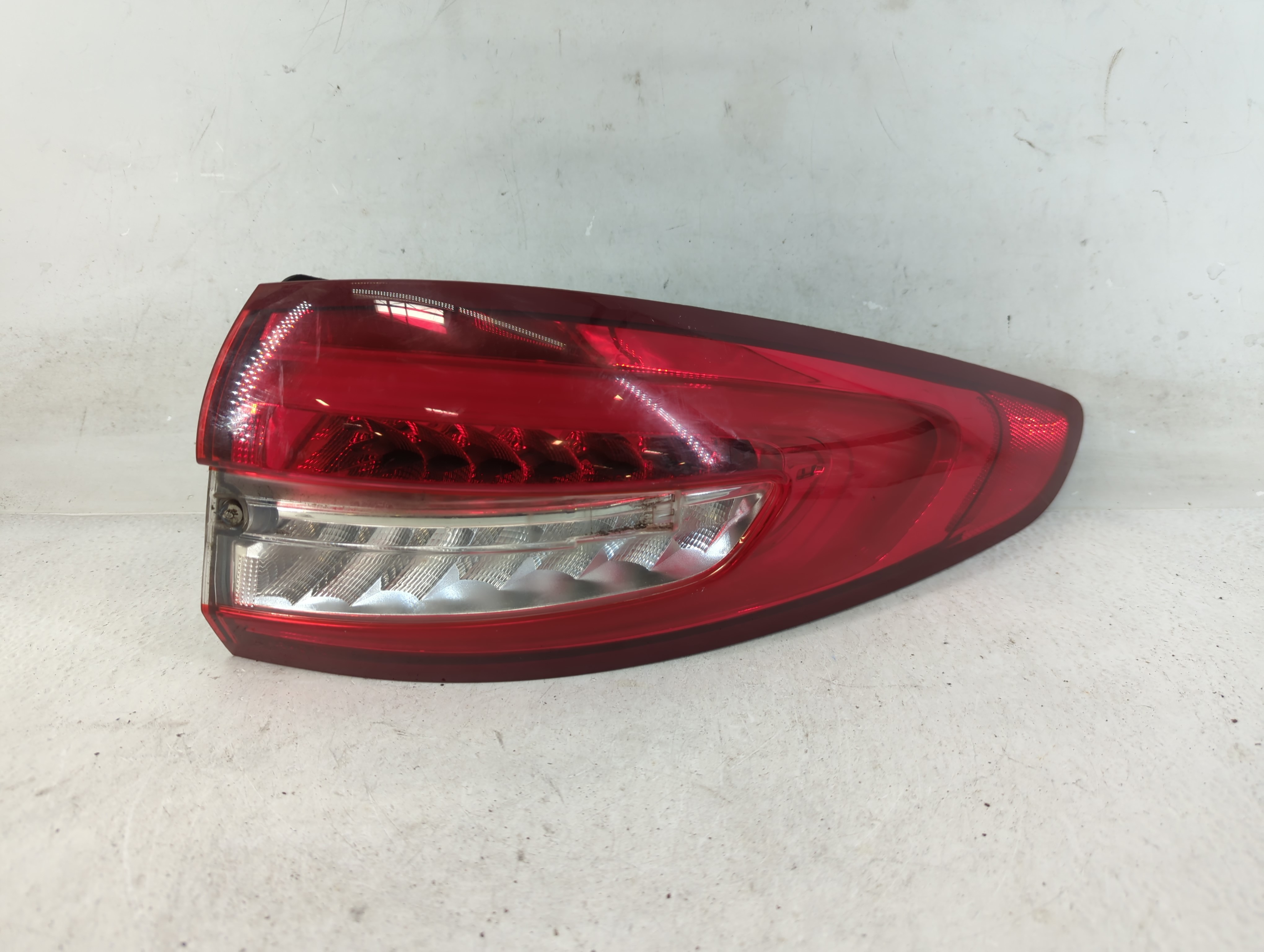 2017-2020 Ford Fusion Passenger Right Side Tail Light Taillight Oem 833172 - Oemusedautoparts1.com