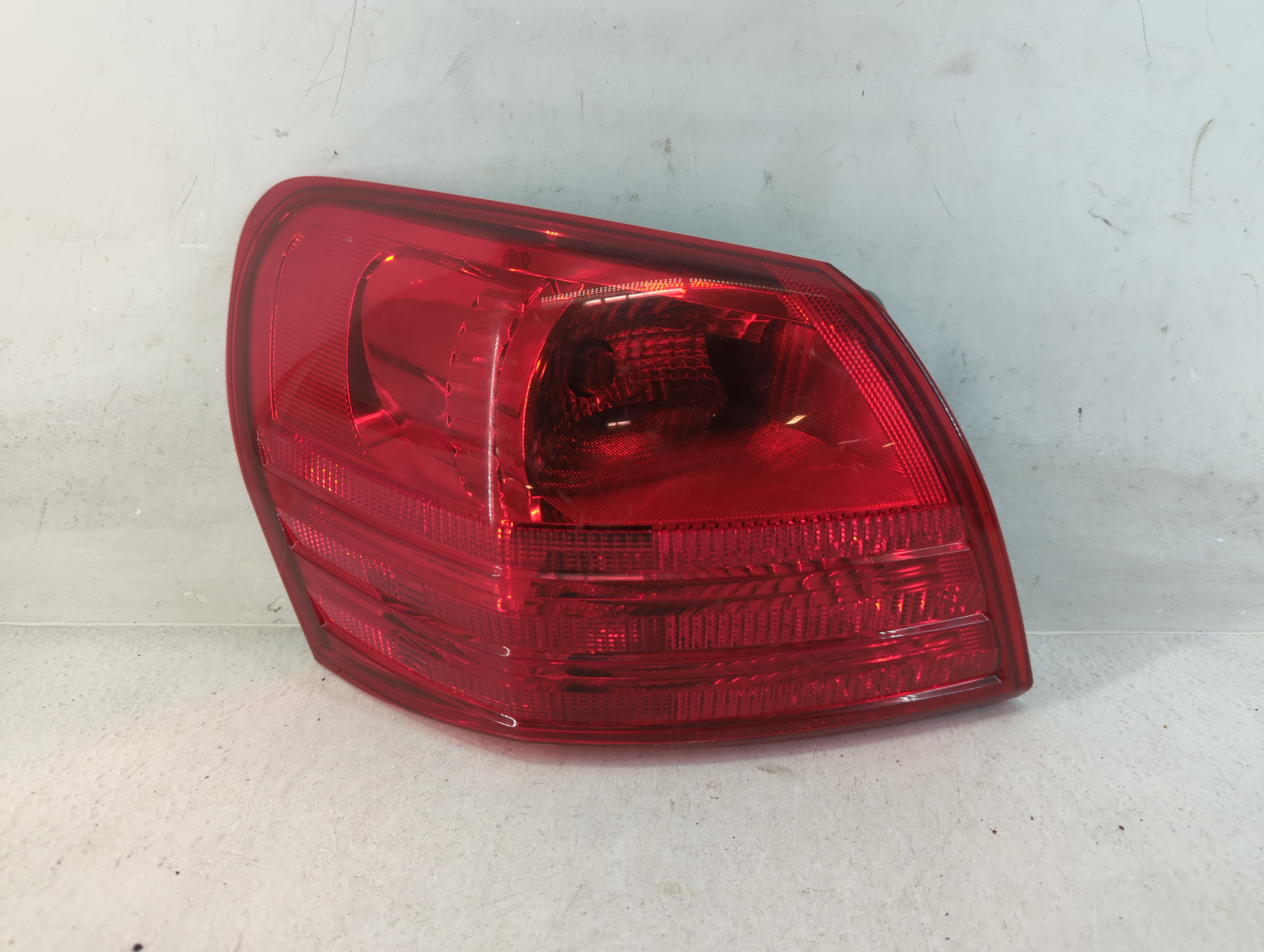 2008-2015 Nissan Rogue Driver Left Side Tail Light Taillight Oem 833189 - Oemusedautoparts1.com