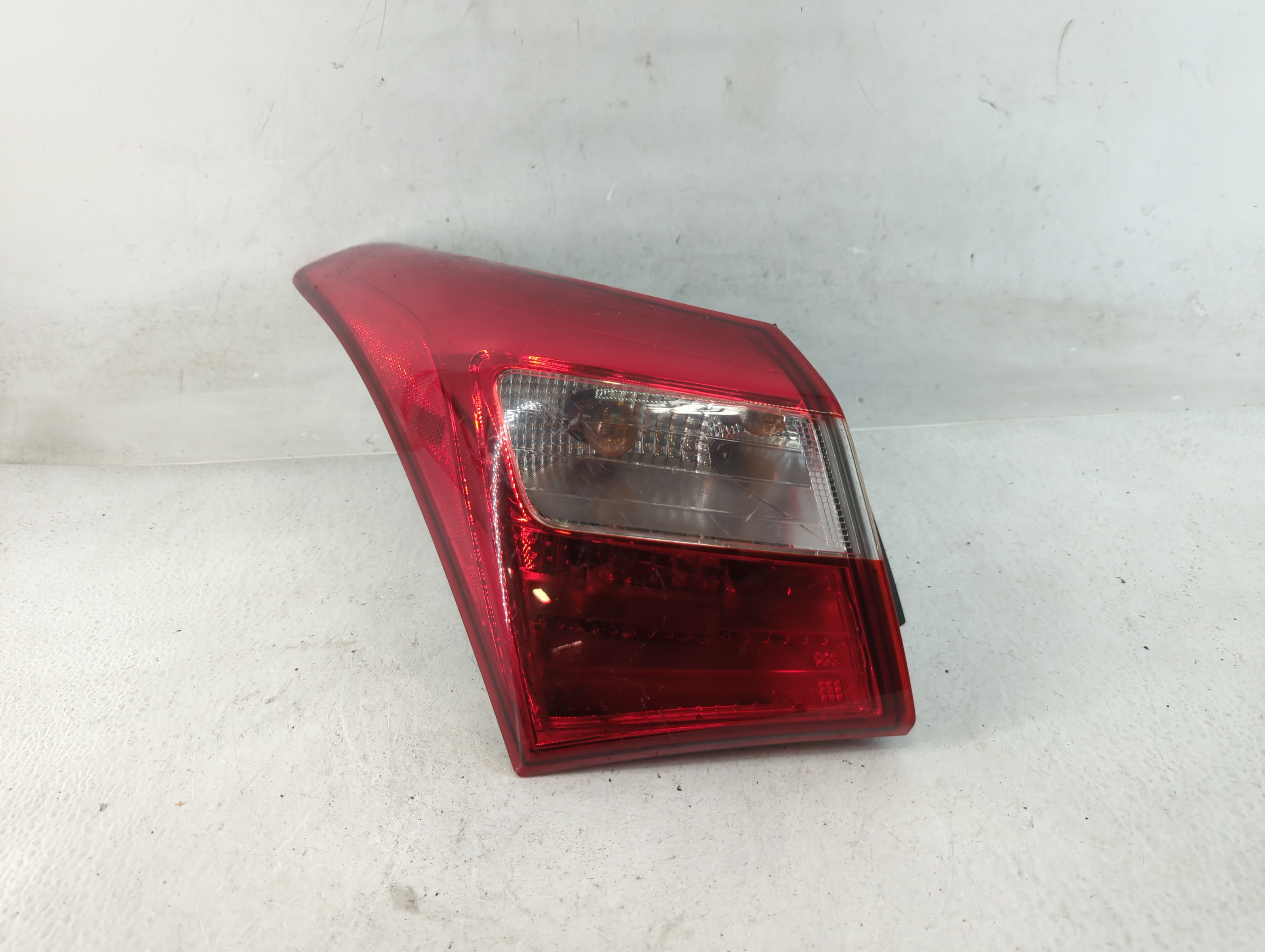 Hyundai Elantra Driver Left Side Tail Light Taillight Oem 833194 - Oemusedautoparts1.com