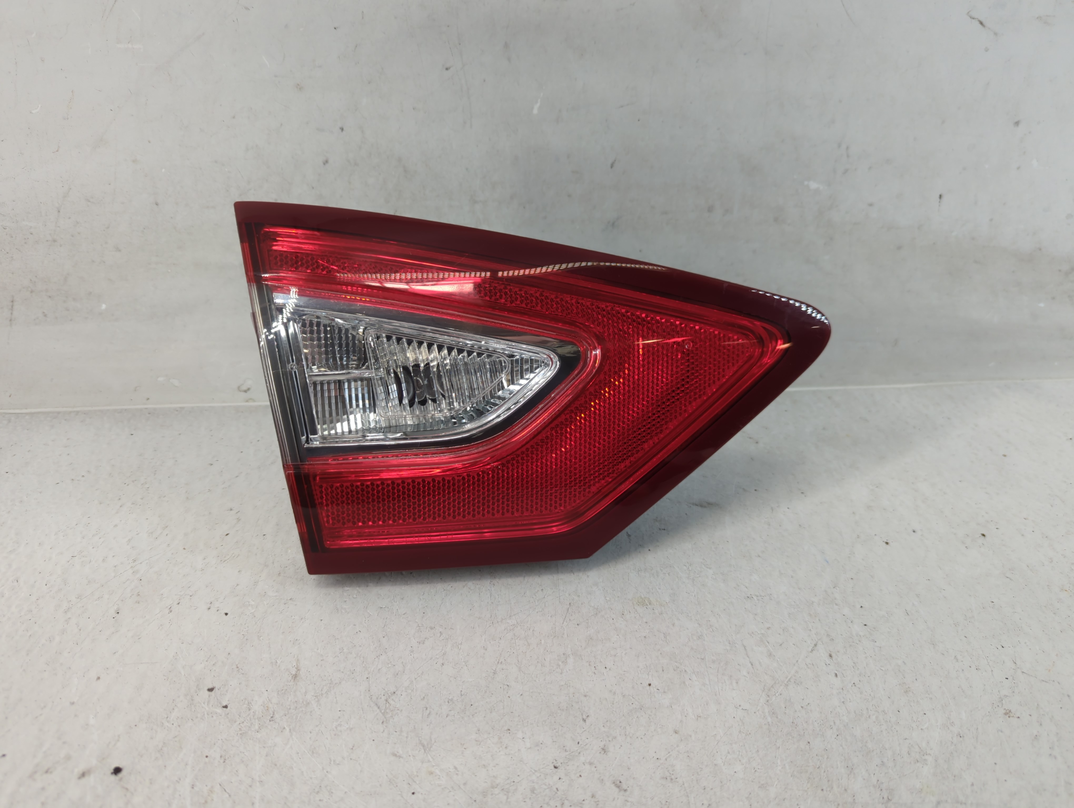 2013-2016 Ford Fusion Driver Left Side Tail Light Taillight Oem 833198 - Oemusedautoparts1.com