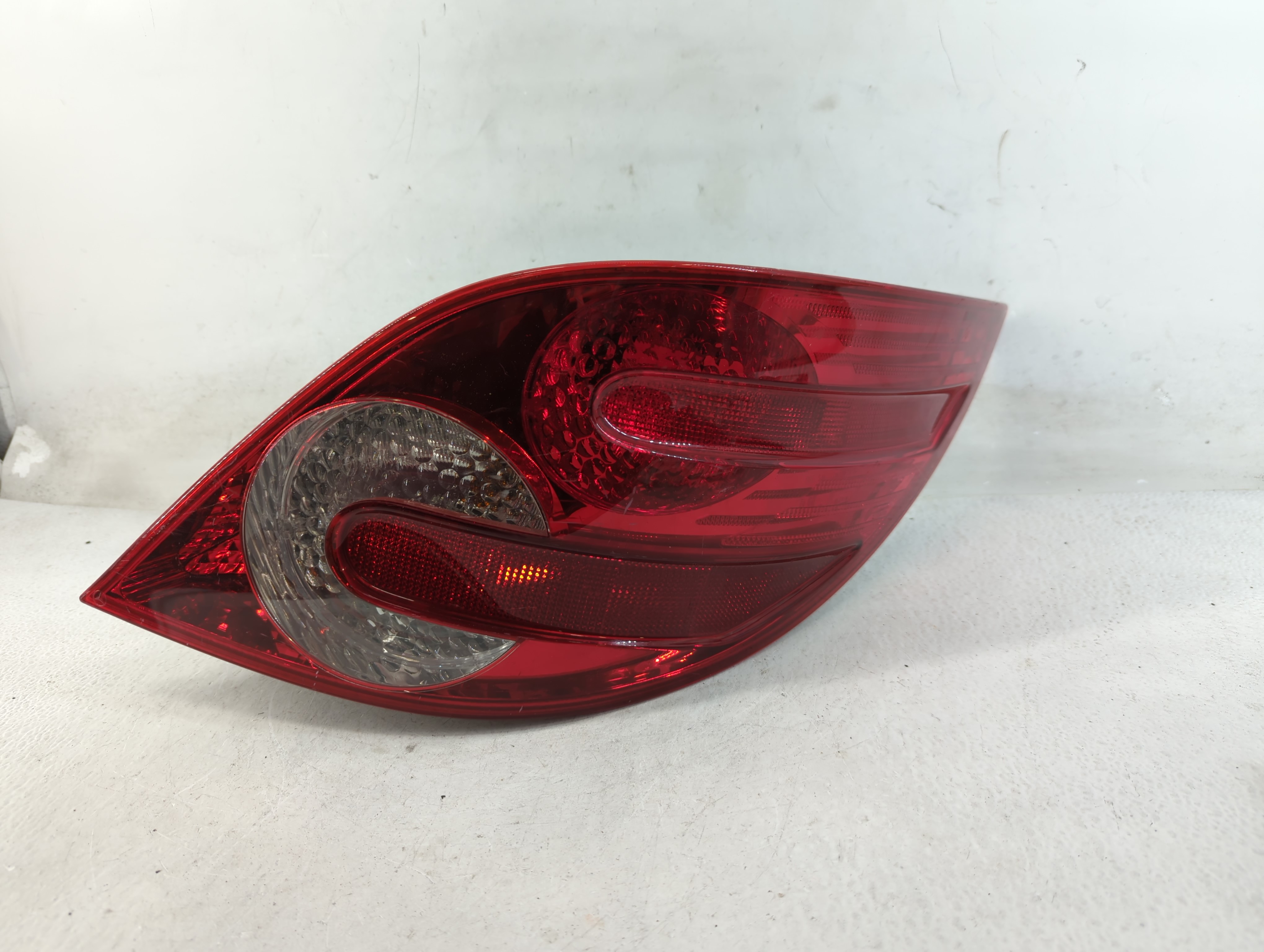 2006 Mercedes-benz R350 Passenger Right Side Tail Light Taillight Oem 833203 - Oemusedautoparts1.com