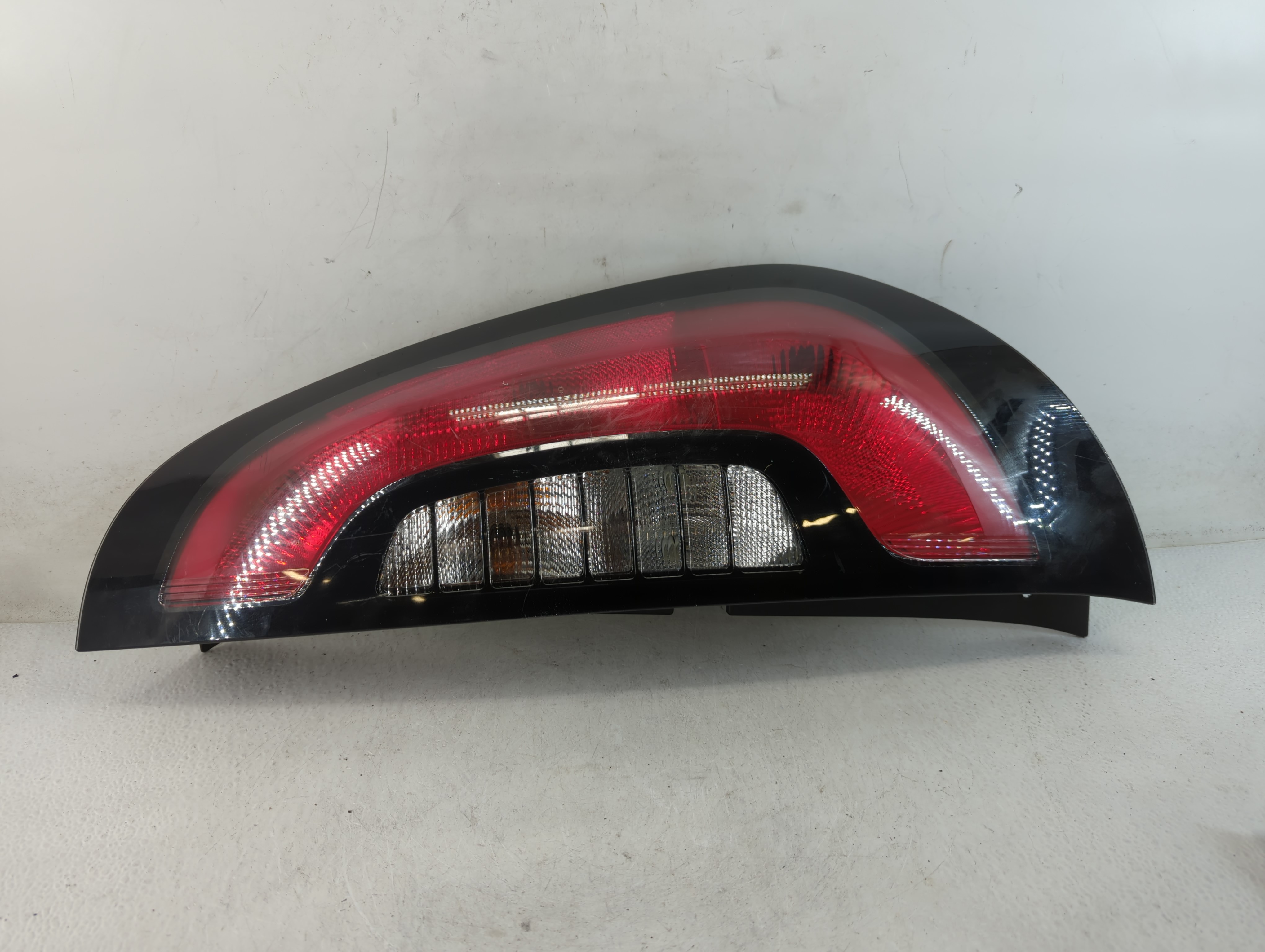 Picture of 2014-2019 Kia Soul Passenger Right Side Tail Light Taillight Oem 833249