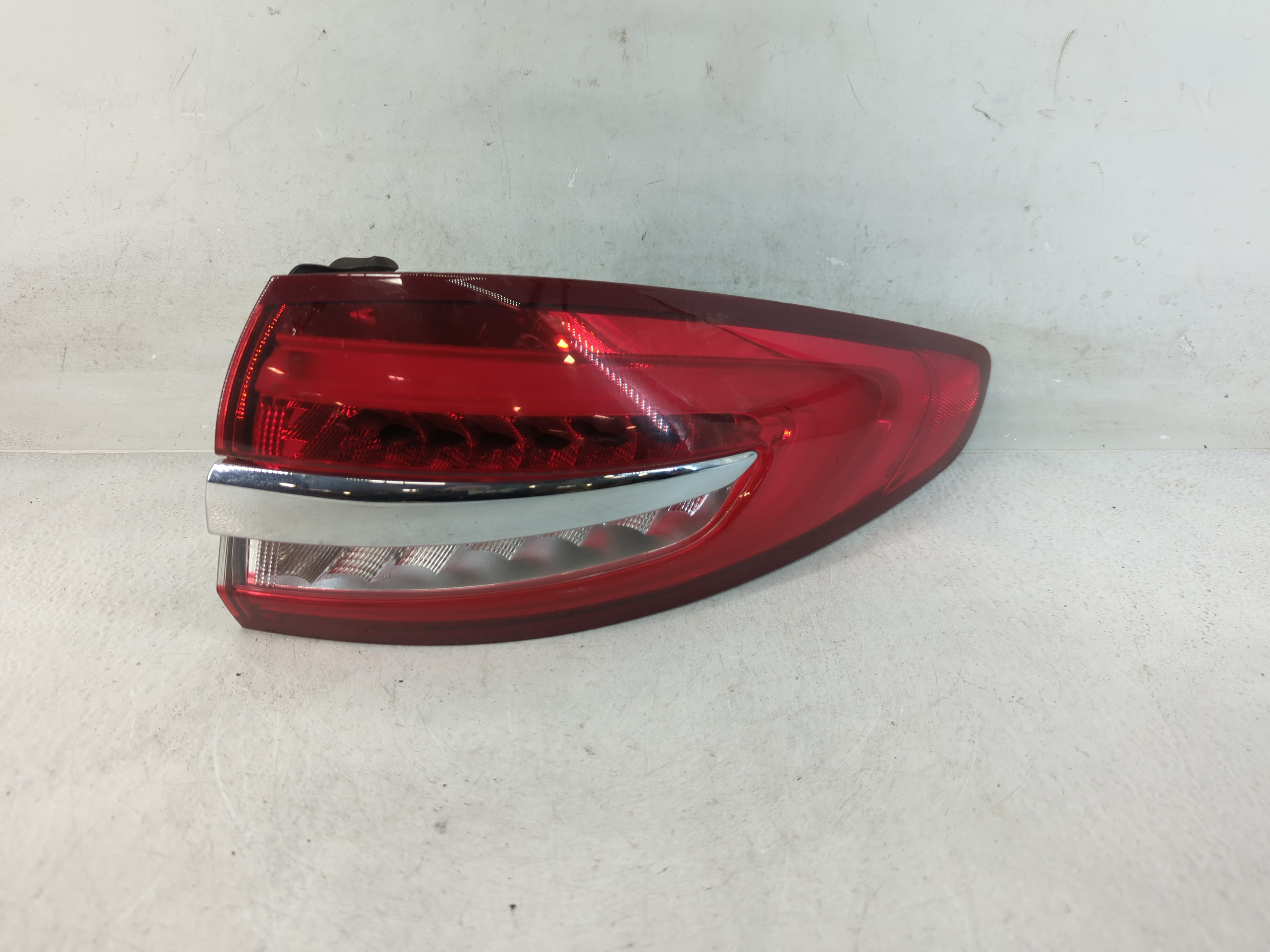 2017-2020 Ford Fusion Passenger Right Side Tail Light Taillight Oem 833256 - Oemusedautoparts1.com