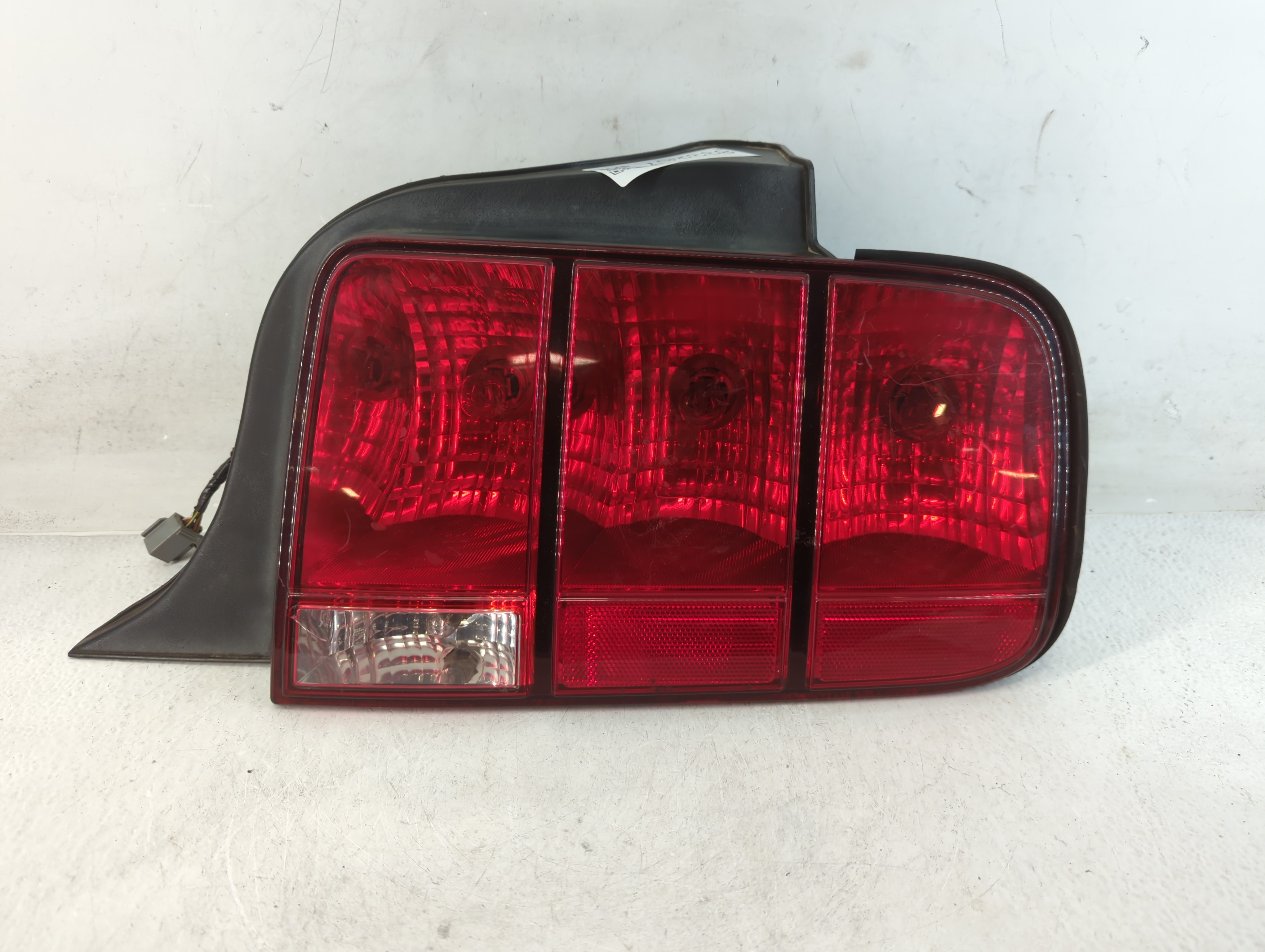 2005-2009 Ford Mustang Passenger Right Side Tail Light Taillight Oem 833267 - Oemusedautoparts1.com