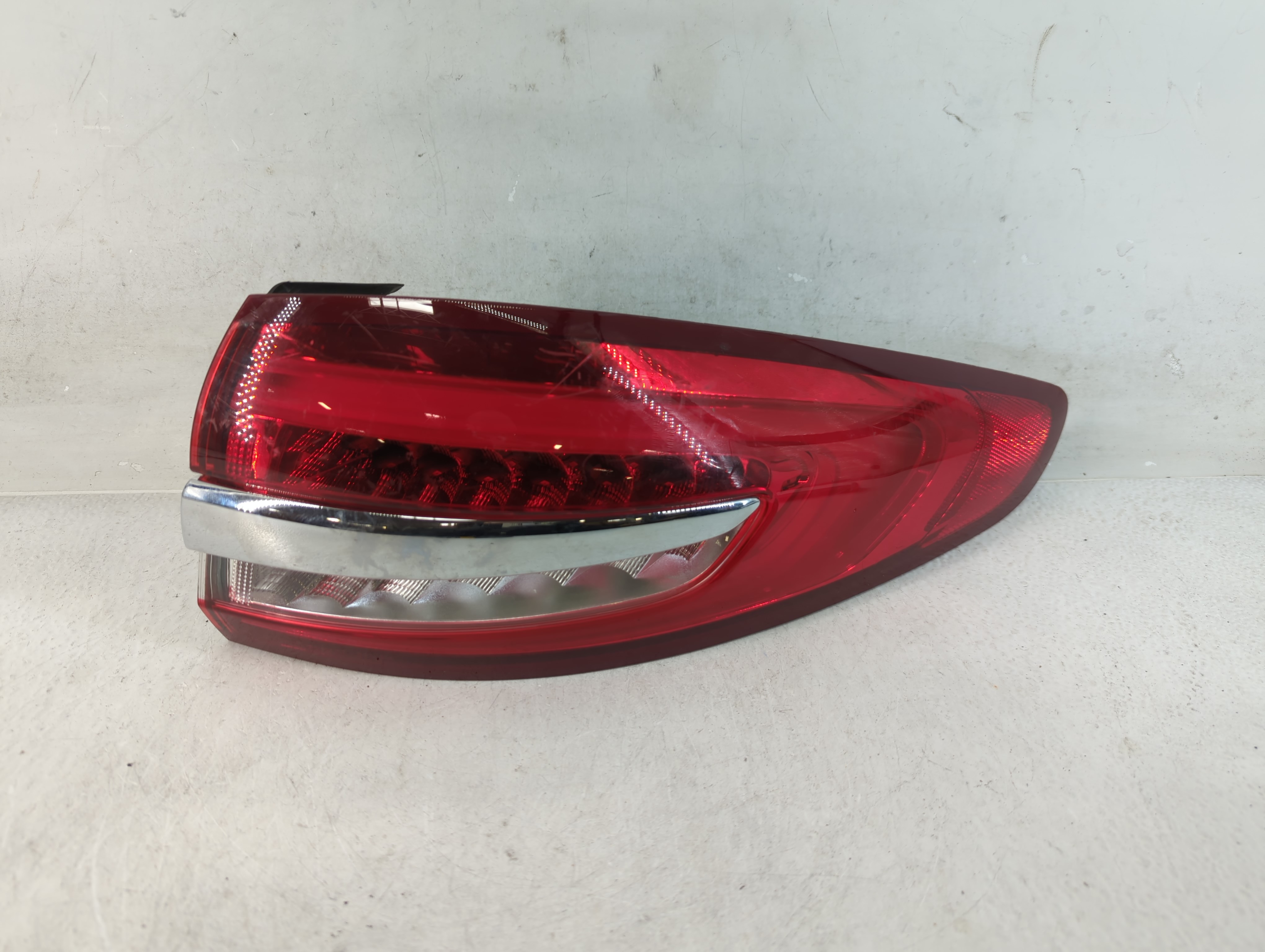 2017-2020 Ford Fusion Passenger Right Side Tail Light Taillight Oem 833268 - Oemusedautoparts1.com
