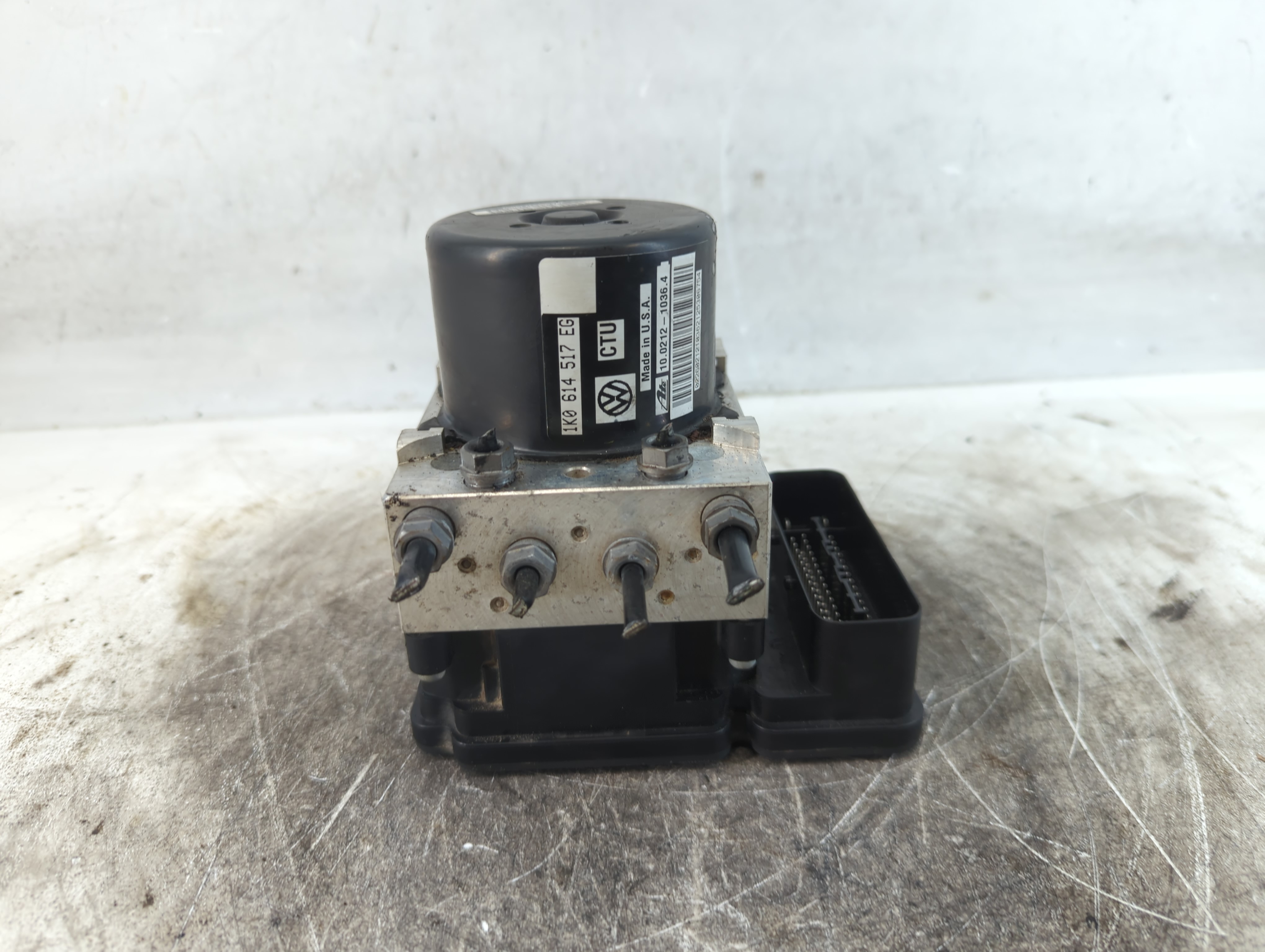 Picture of Volkswagen Passat Abs Pump Control Module 833288