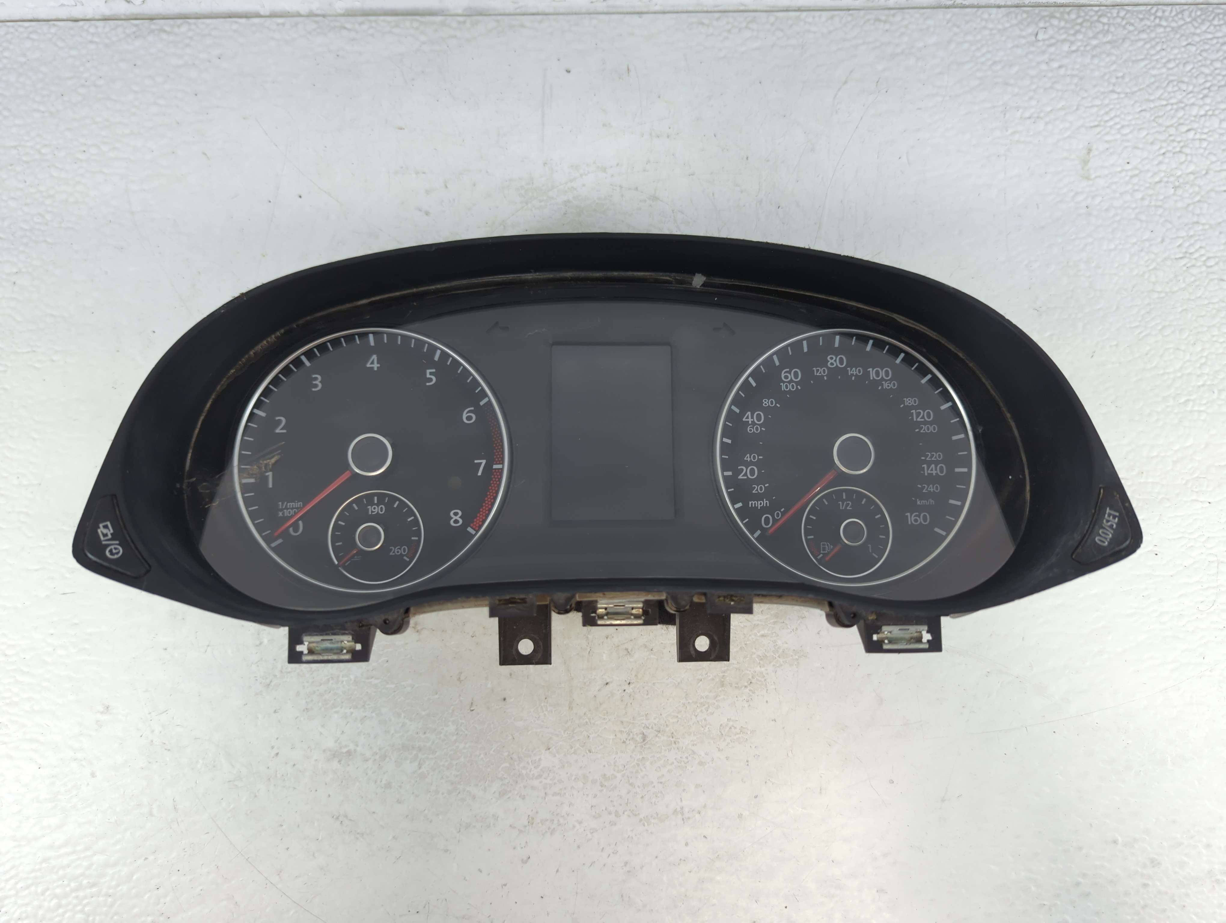 Picture of 2015-2019 Volkswagen Passat Speedometer Instrument Cluster Gauges 833291