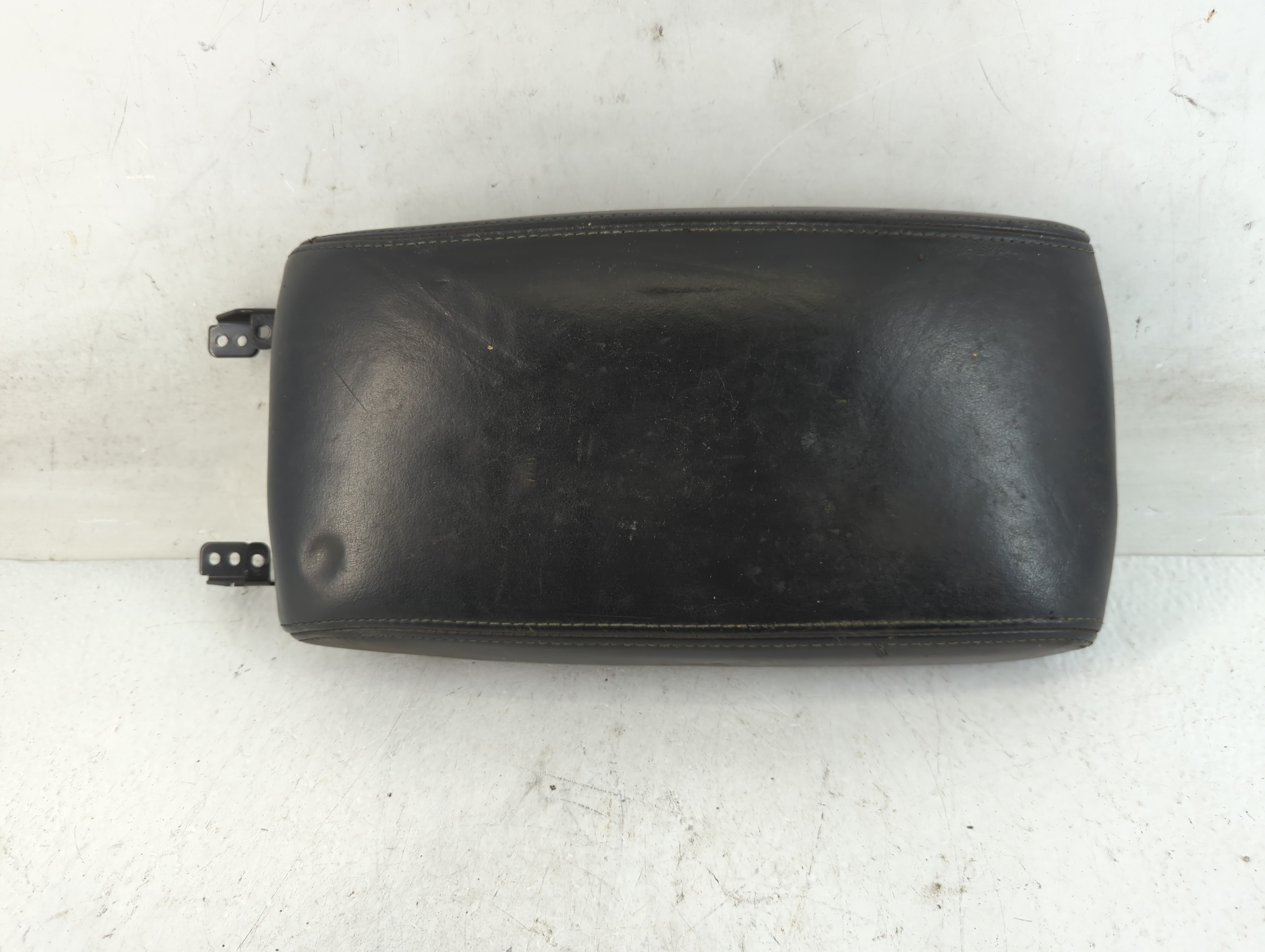 Picture of 2004-2006 Lexus Es330 Center Console Armrest Cover Lid 833506