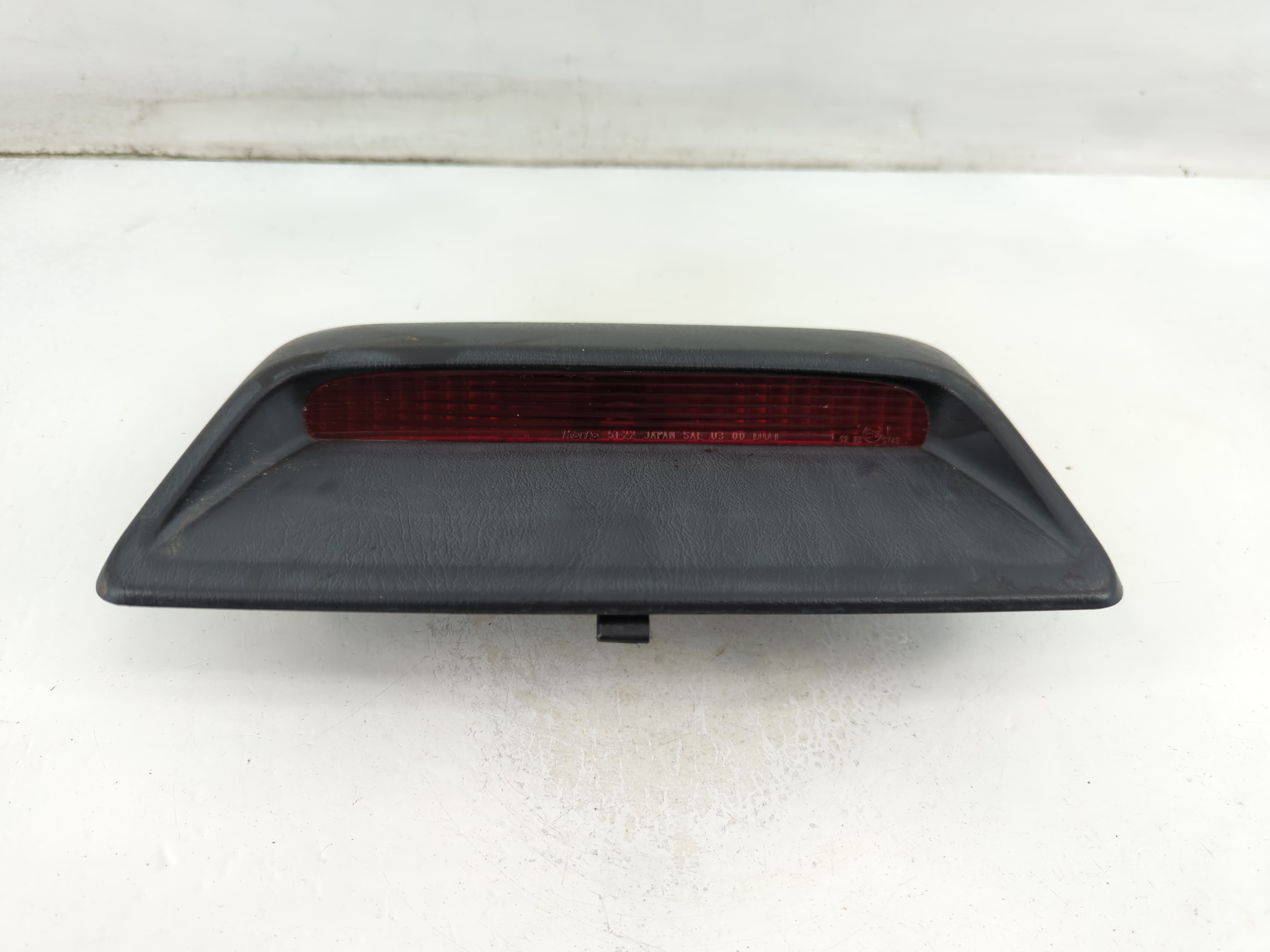 Picture of 2004 Lexus Es330 Third Brake Light Tail Light 833559