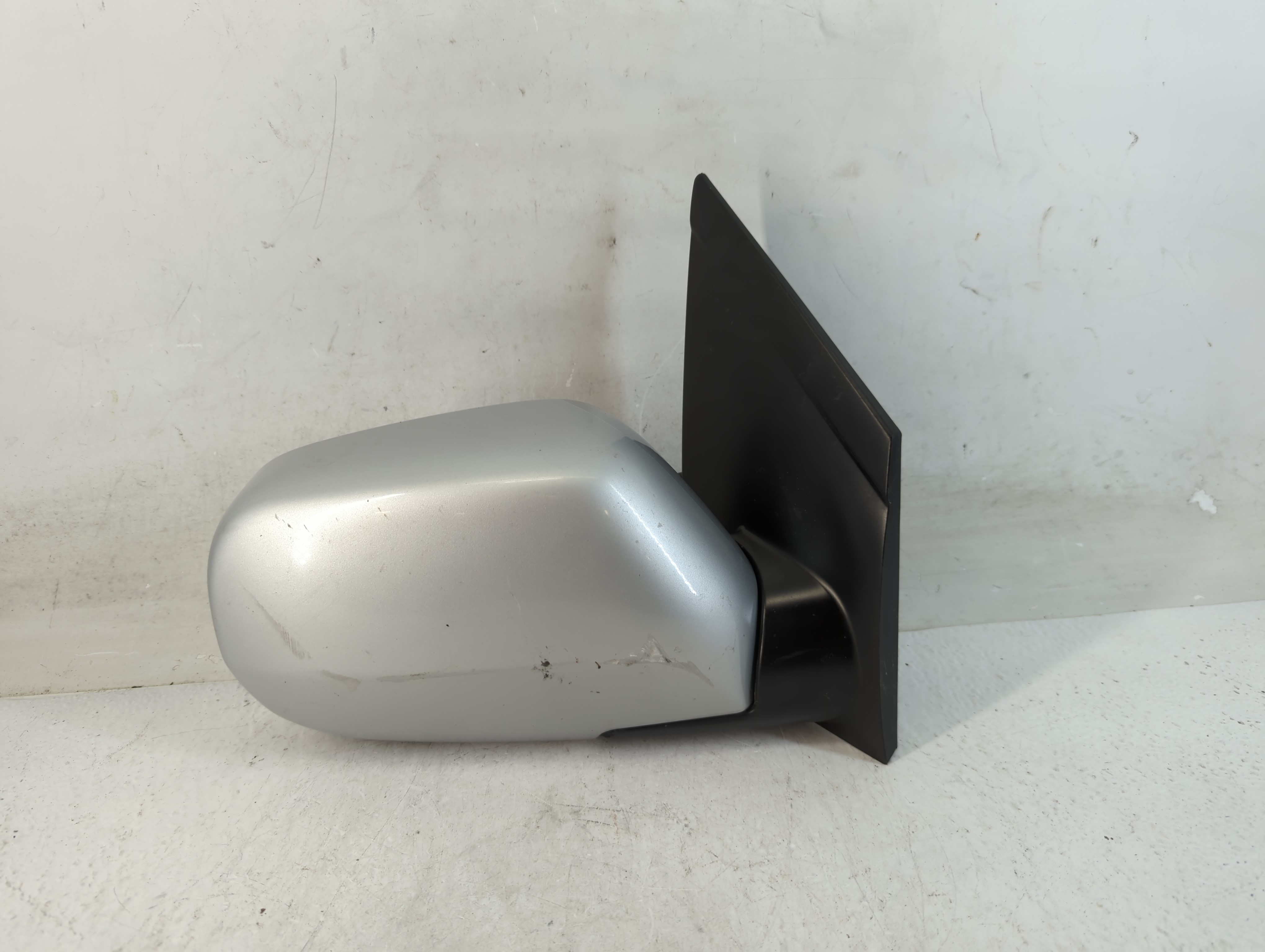 Picture of 1999-2004 Honda Odyssey Passenger Right Side View Manual Door Mirror 833711