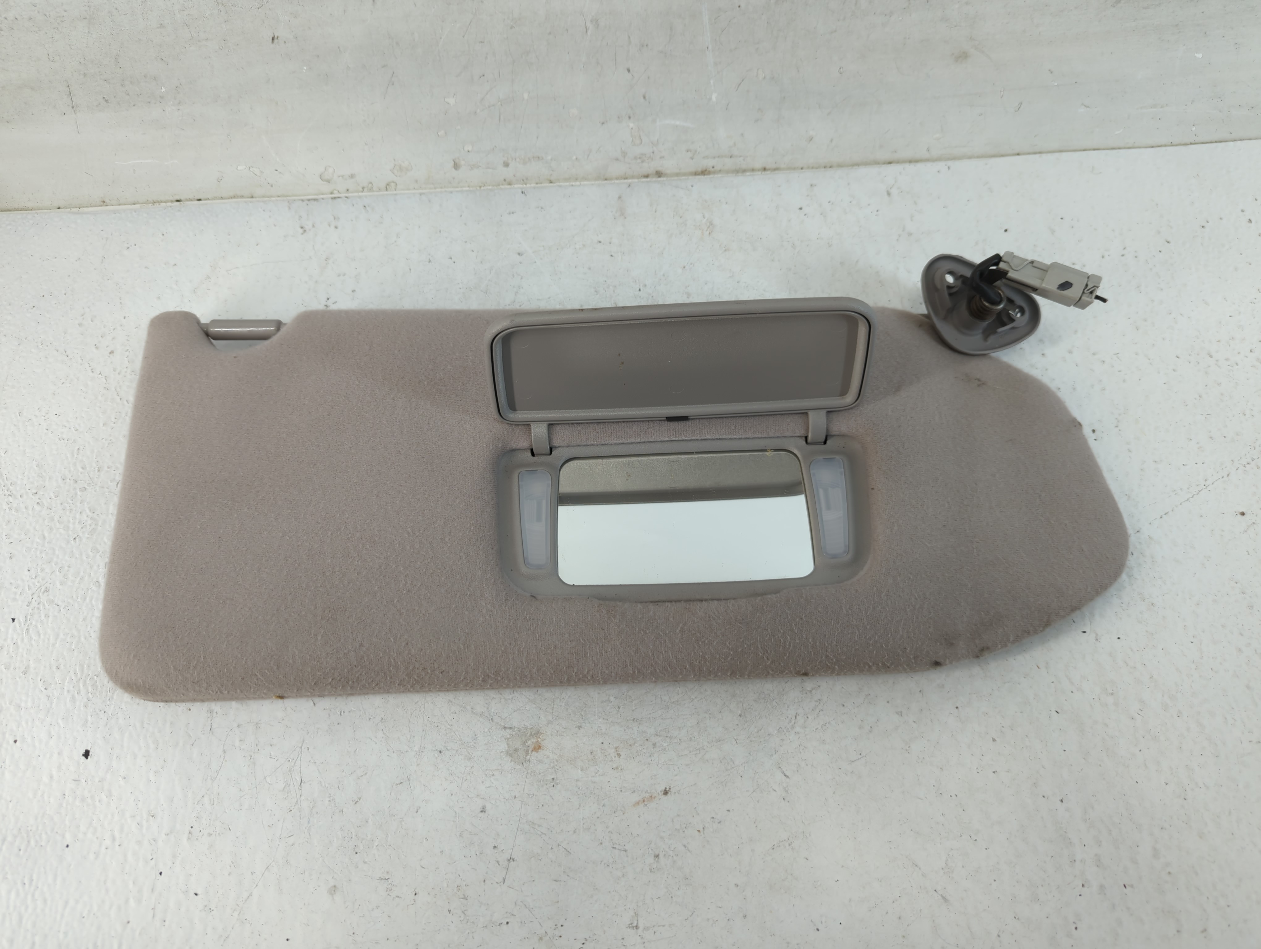 1999-2004 Honda Odyssey Passenger Sun Visor Mirror Right Sunvisor 833718 - Oemusedautoparts1.com