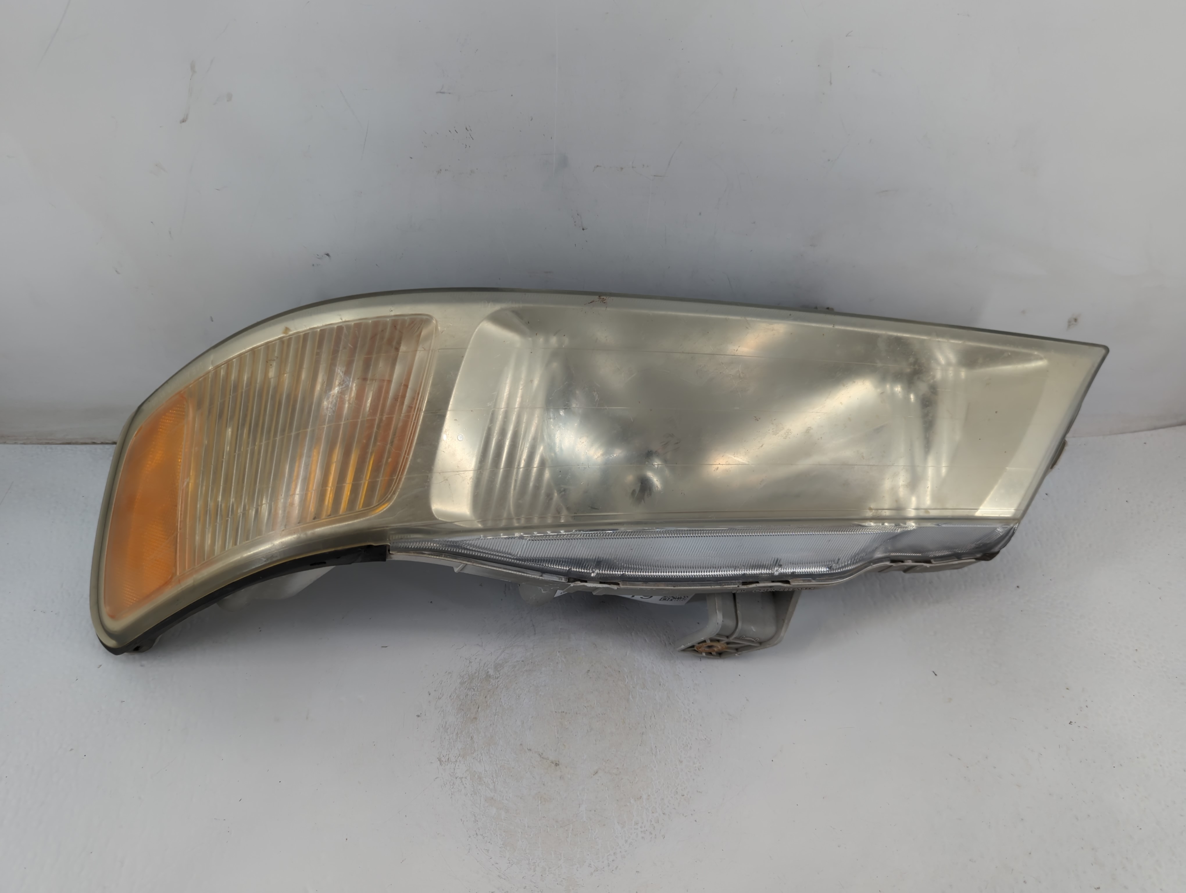Picture of 1999-2004 Honda Odyssey Driver Left Oem Head Light Headlight Lamp 833719