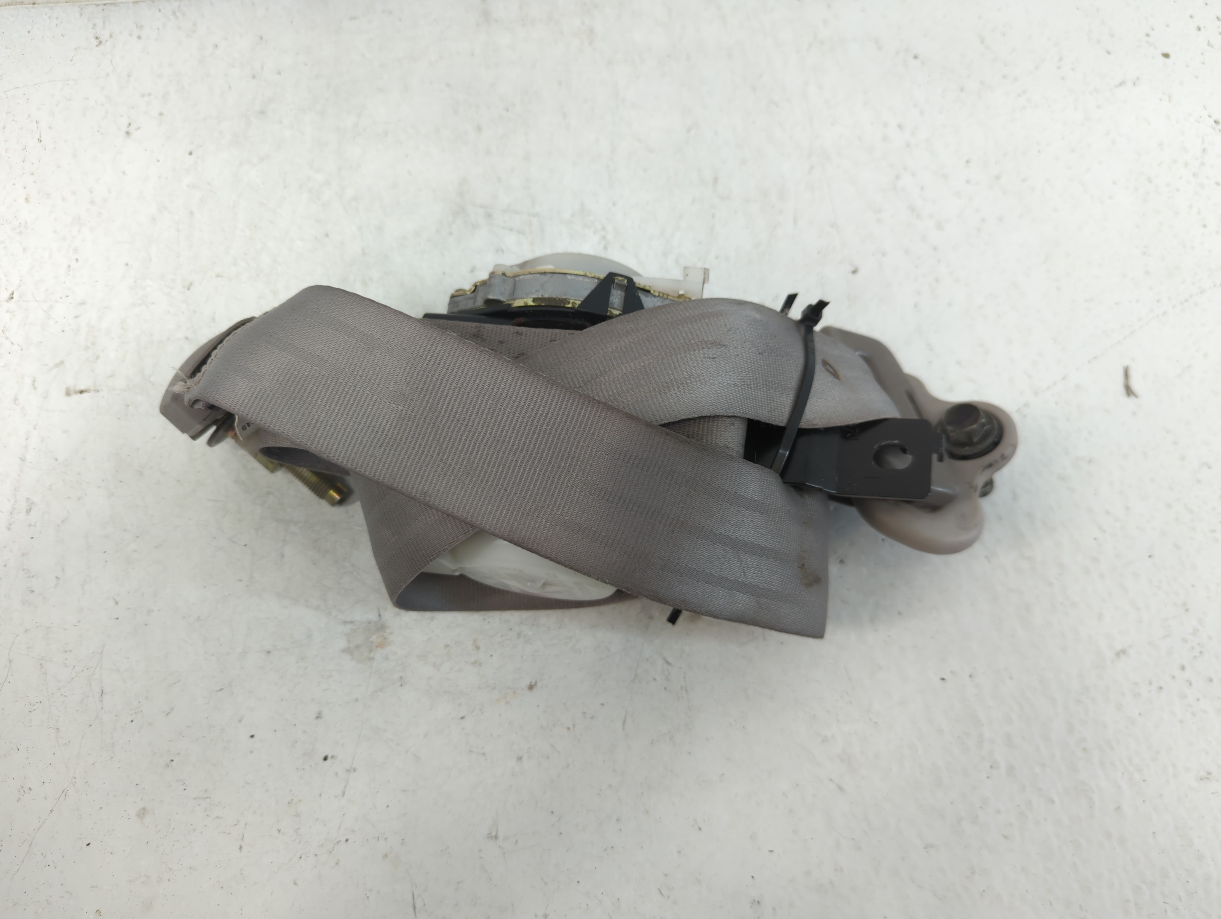 2003-2004 Honda Odyssey Driver Seatbelt Buckle 833745 - Oemusedautoparts1.com