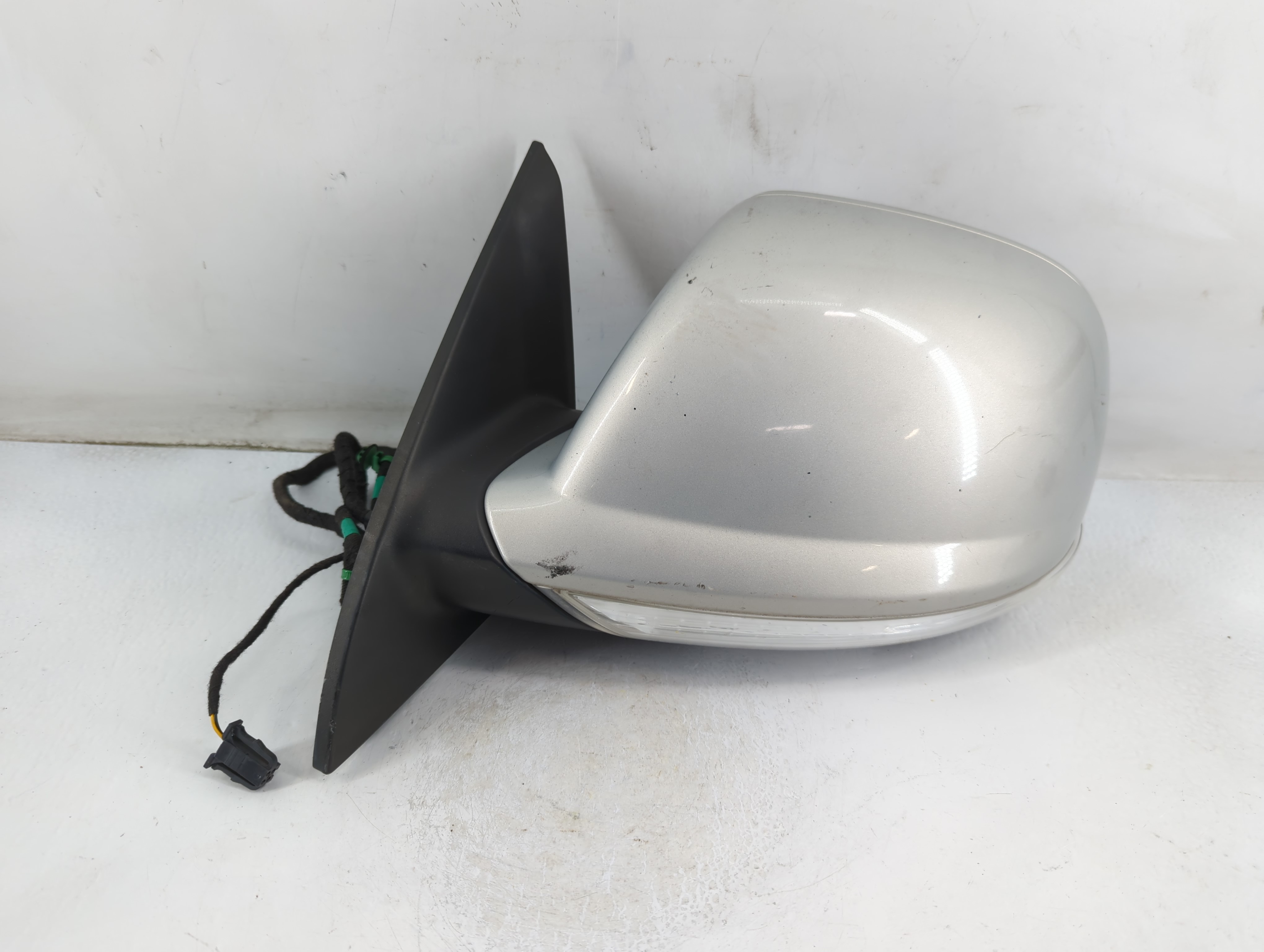 Picture of 2007-2008 Volkswagen Touareg Driver Left Side View Manual Door Mirror 833779